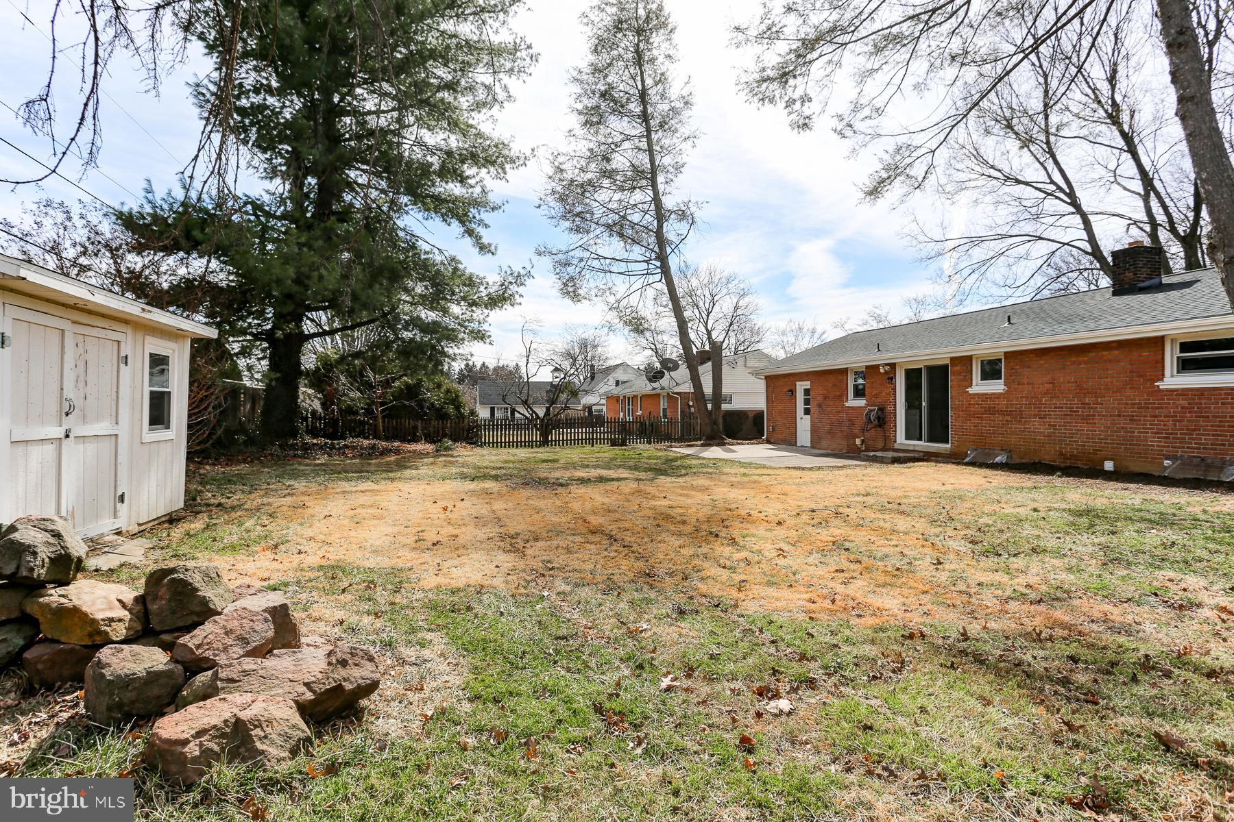 WILSHIRE HILLS - Residential