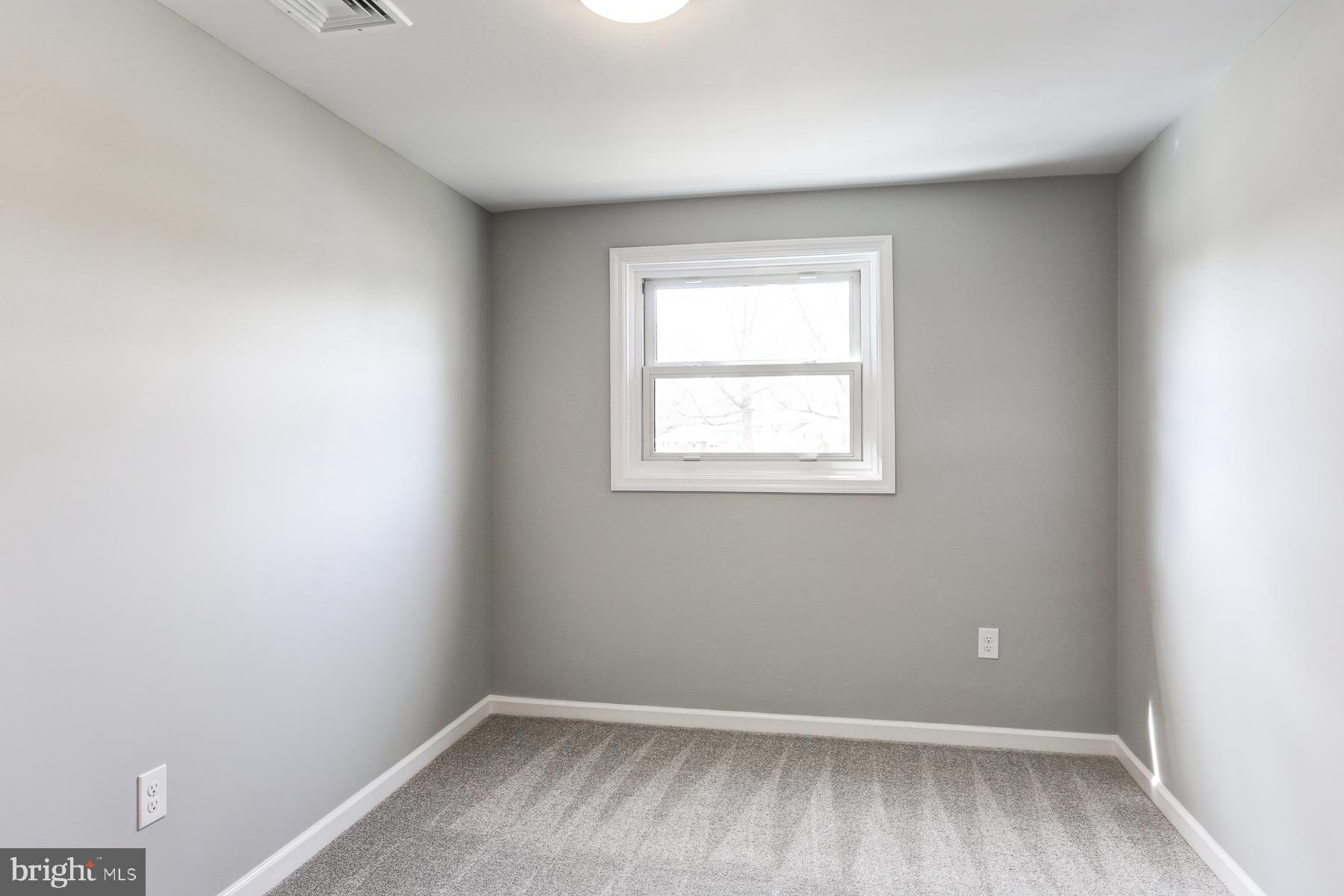 WILSHIRE HILLS - Residential