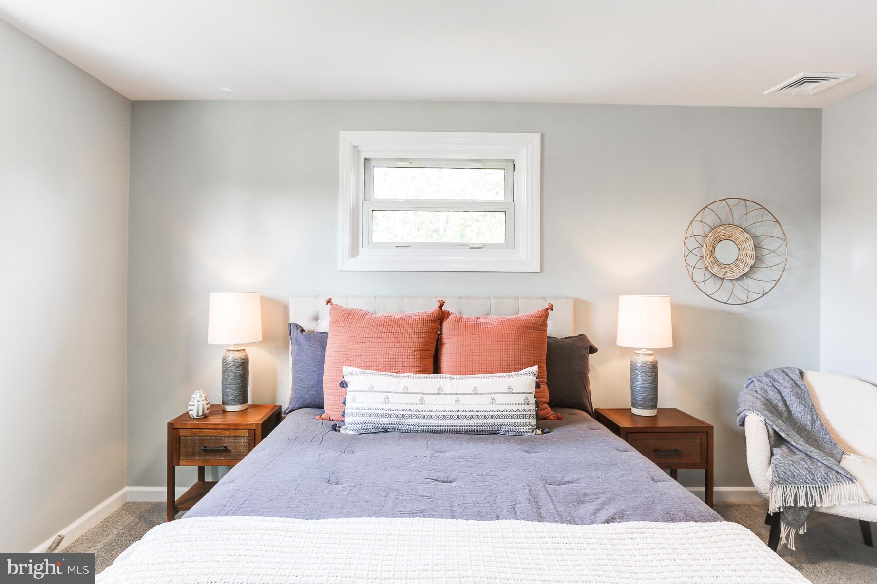 WILSHIRE HILLS - Residential