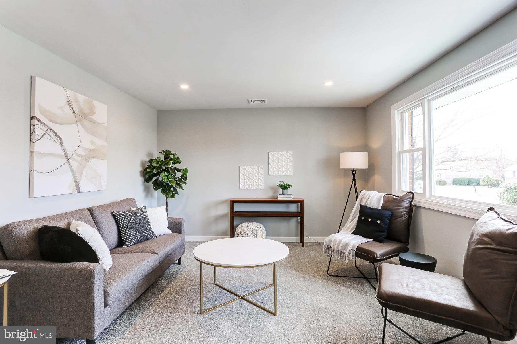 WILSHIRE HILLS - Residential