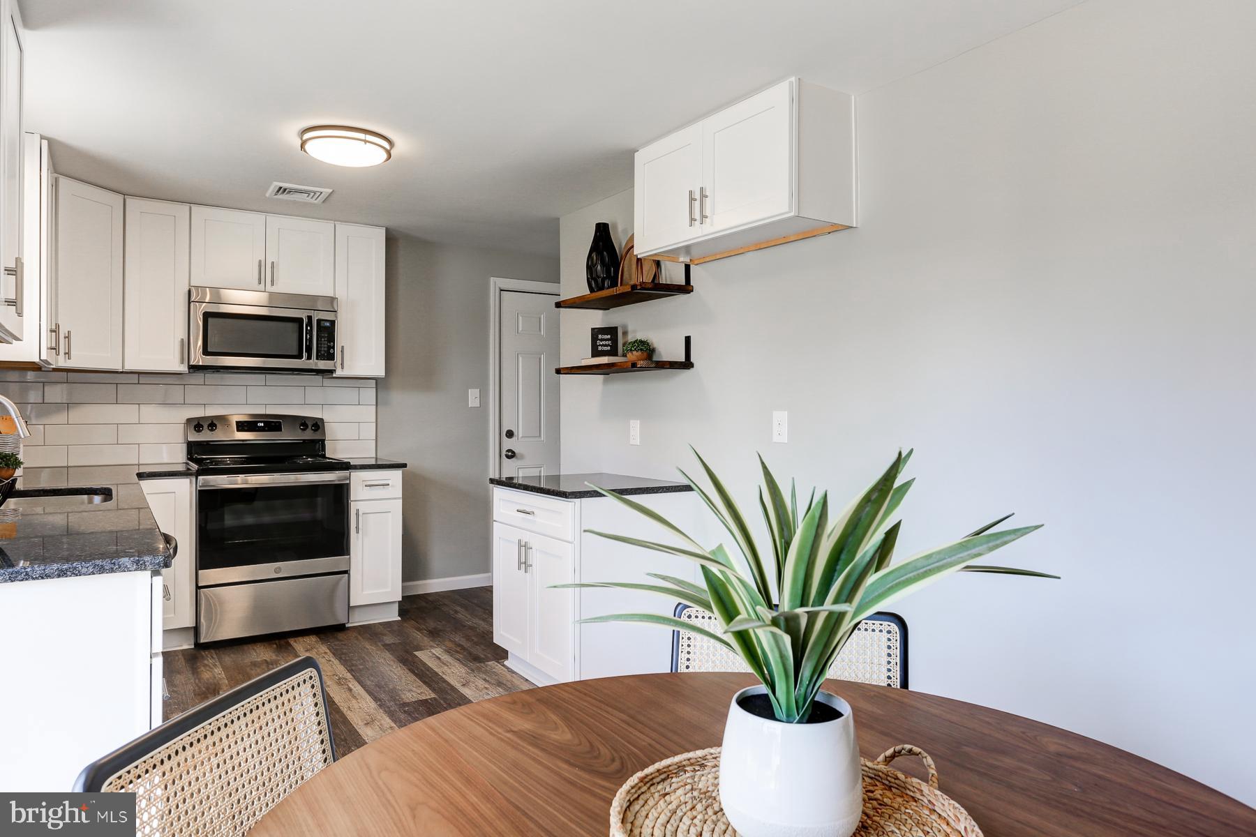 WILSHIRE HILLS - Residential