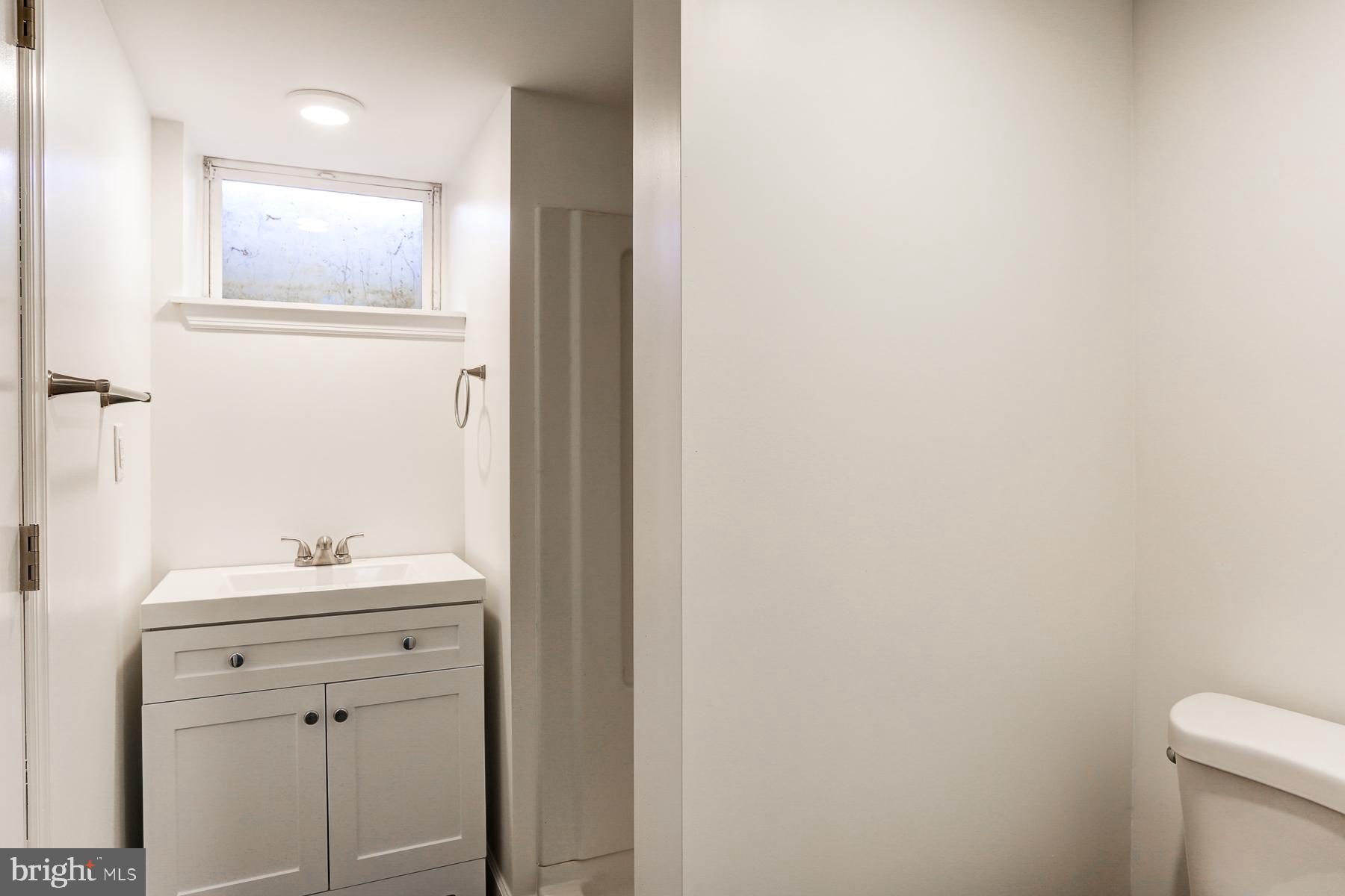 WILSHIRE HILLS - Residential