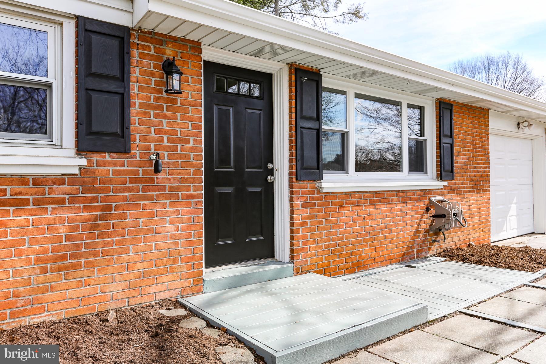 WILSHIRE HILLS - Residential