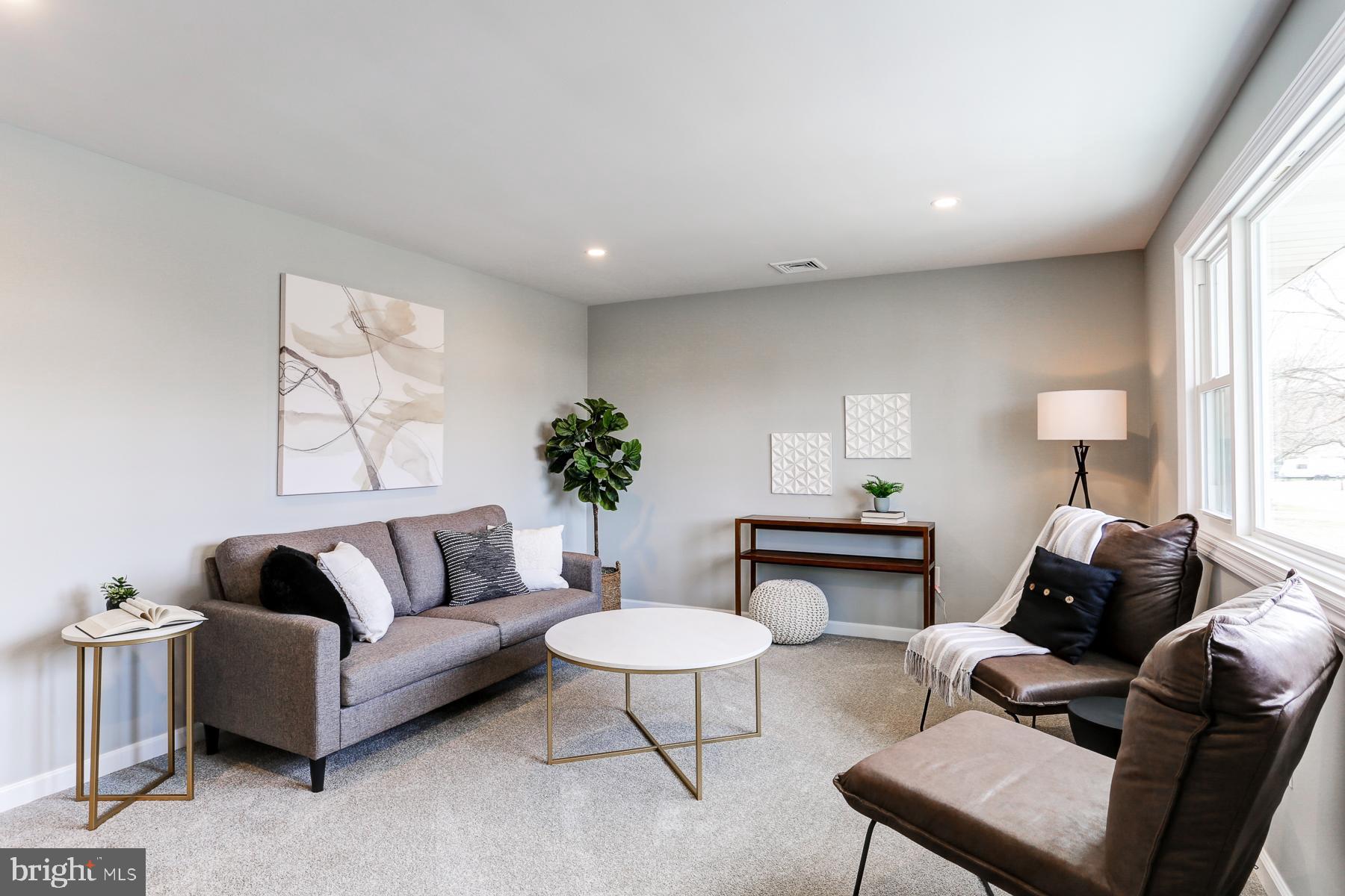 WILSHIRE HILLS - Residential