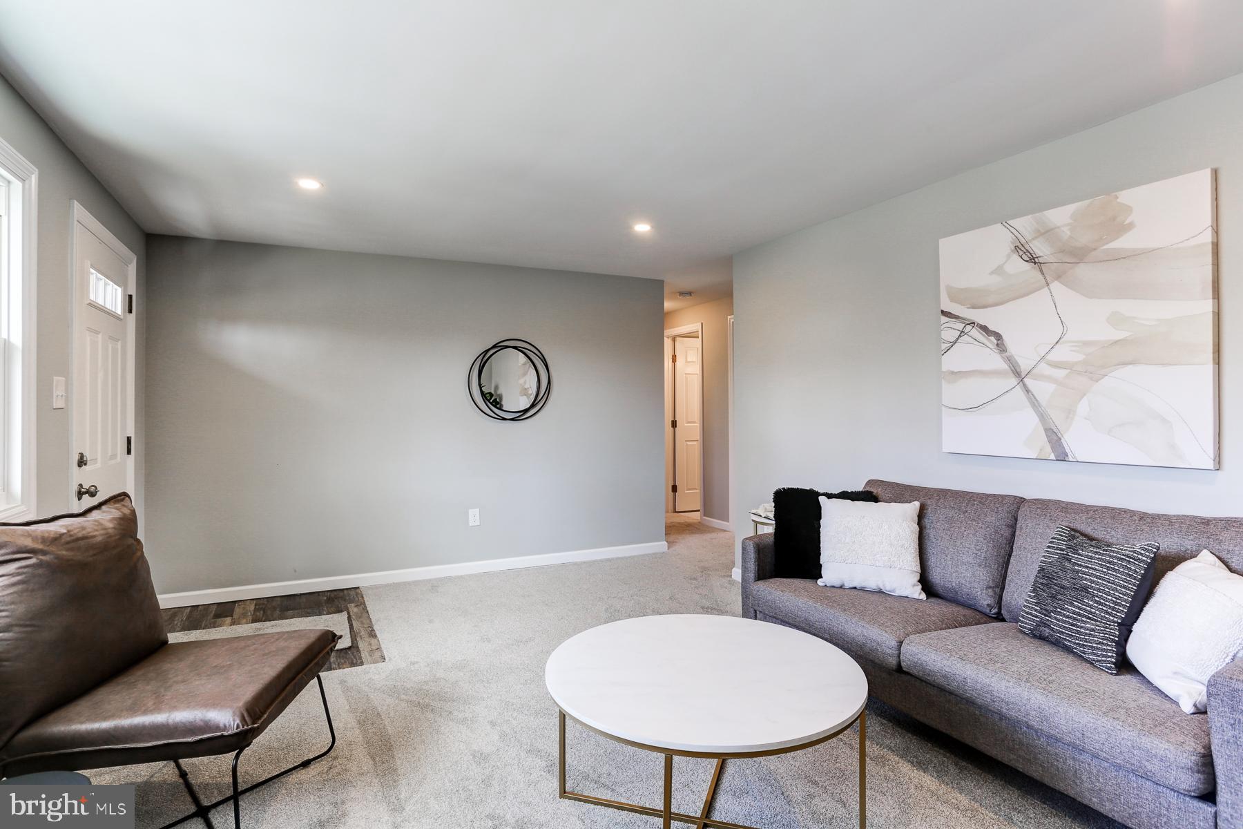 WILSHIRE HILLS - Residential