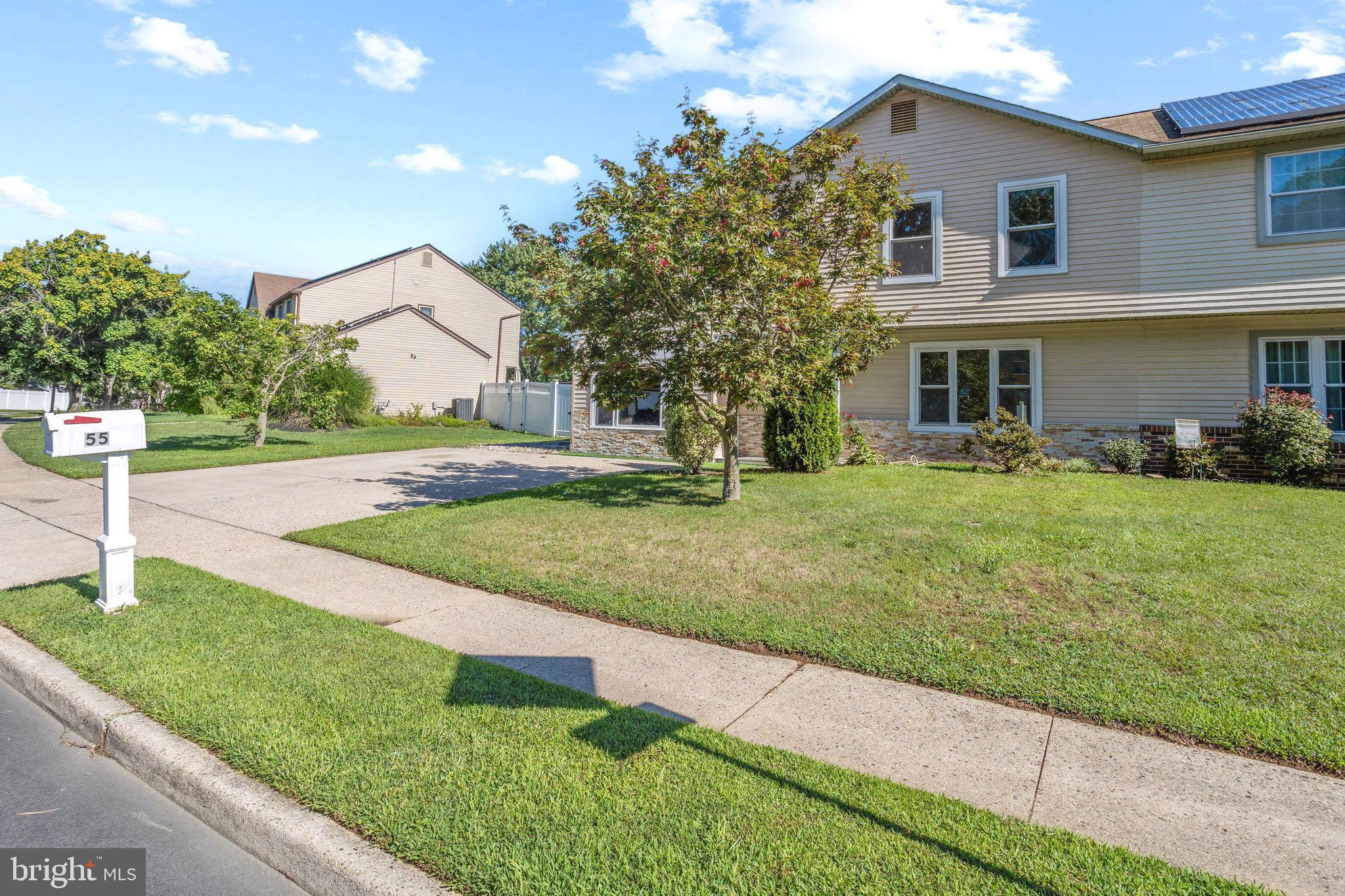 55 GREENWICH DRIVE