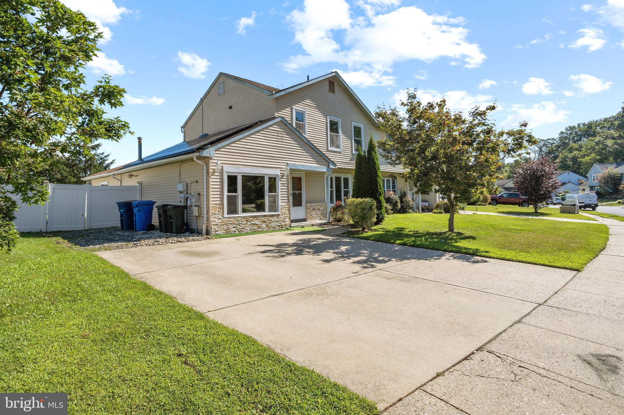 55 GREENWICH DRIVE