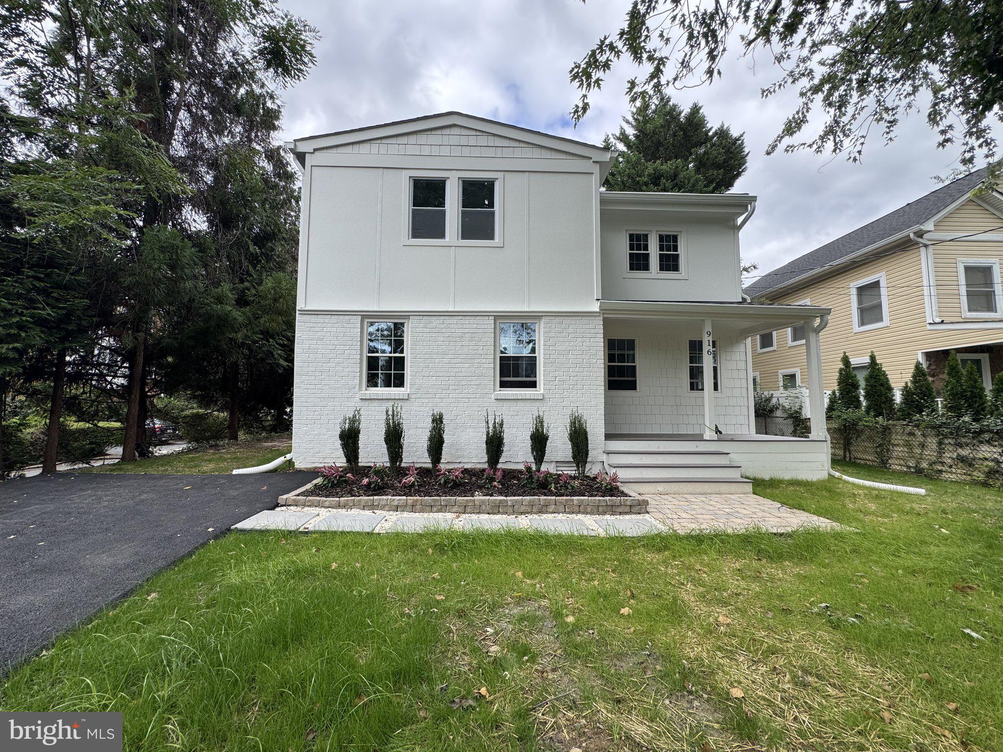 916 CRAWFORD DRIVE