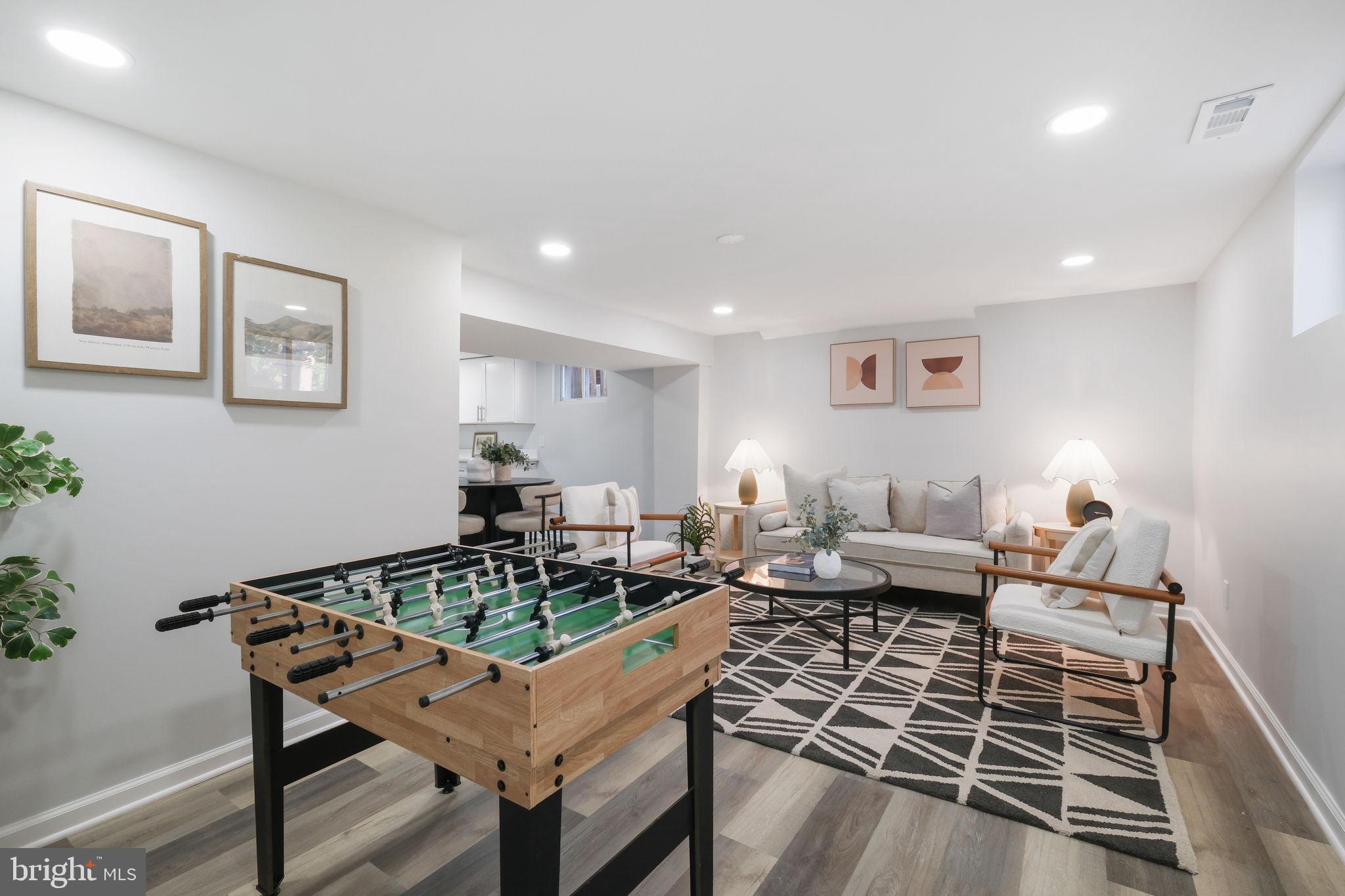 MEADOWOOD - Residential