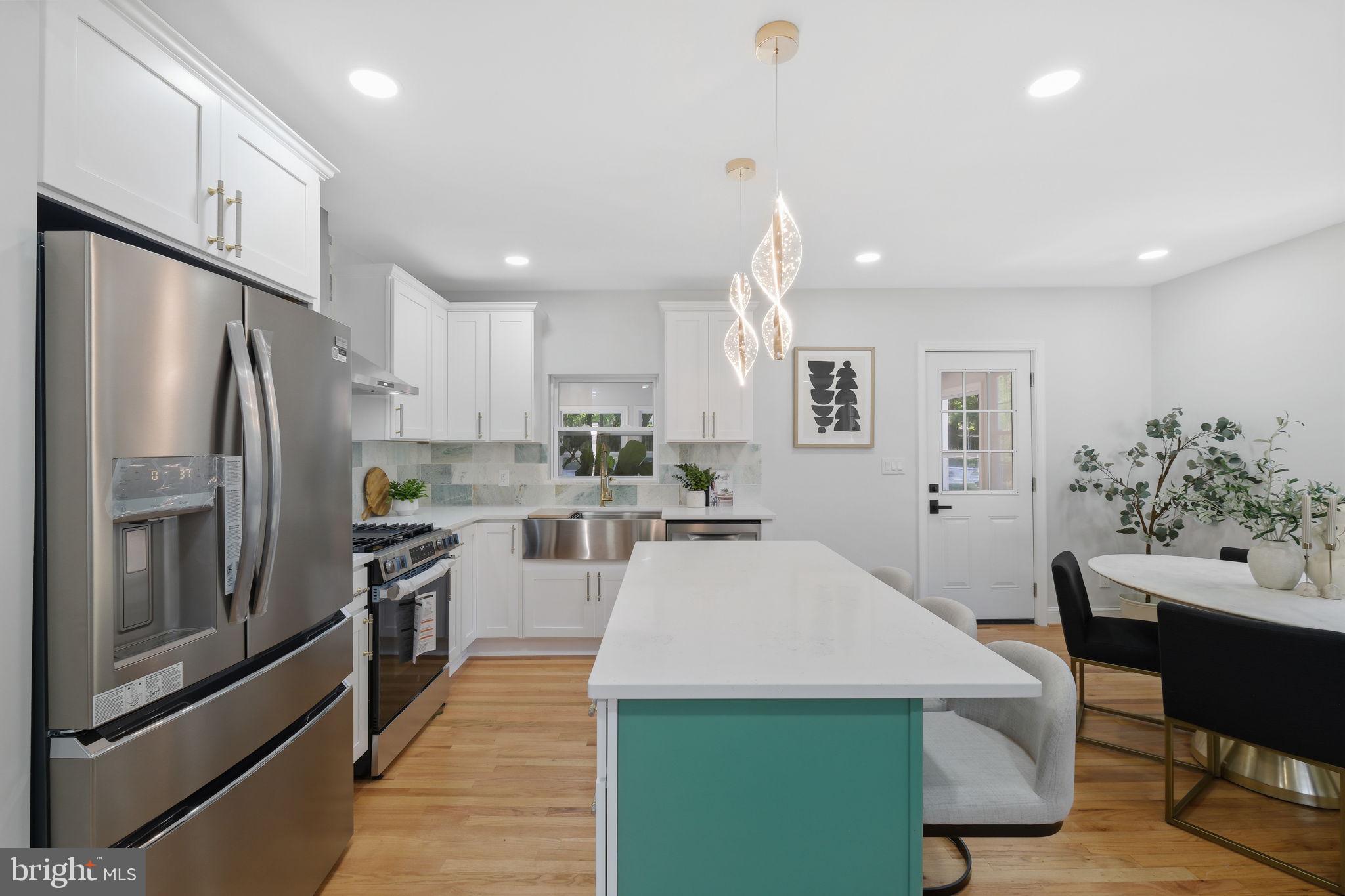 MEADOWOOD - Residential