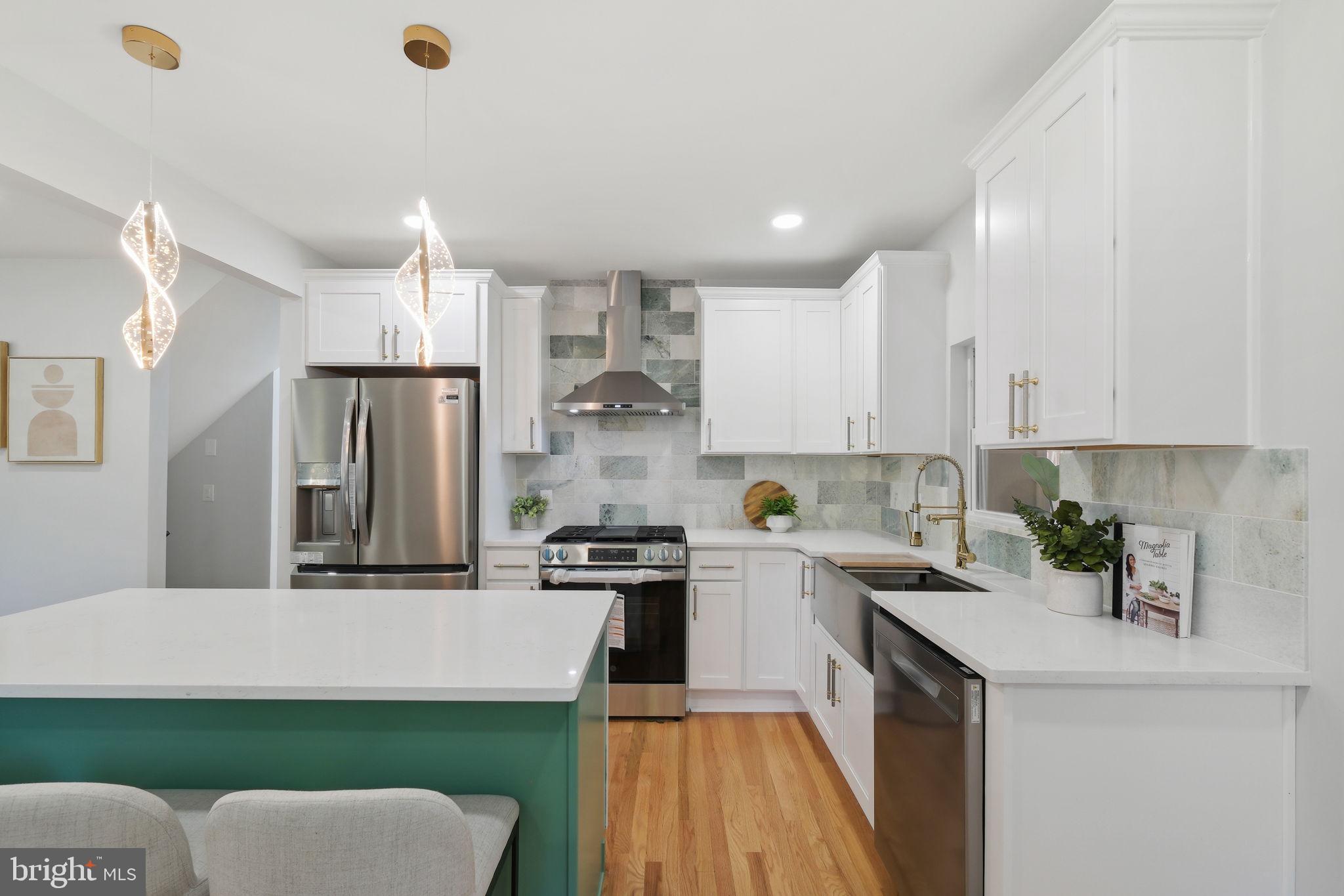 MEADOWOOD - Residential