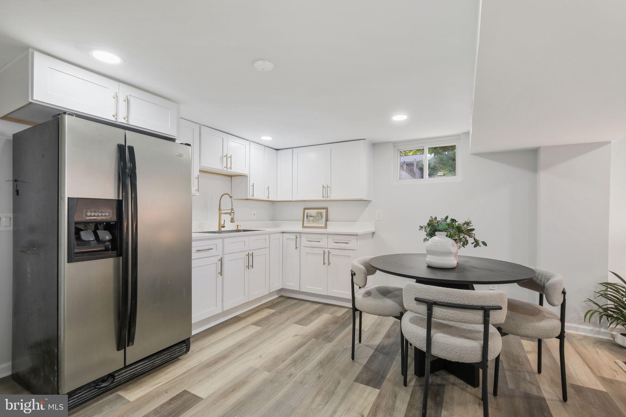 MEADOWOOD - Residential