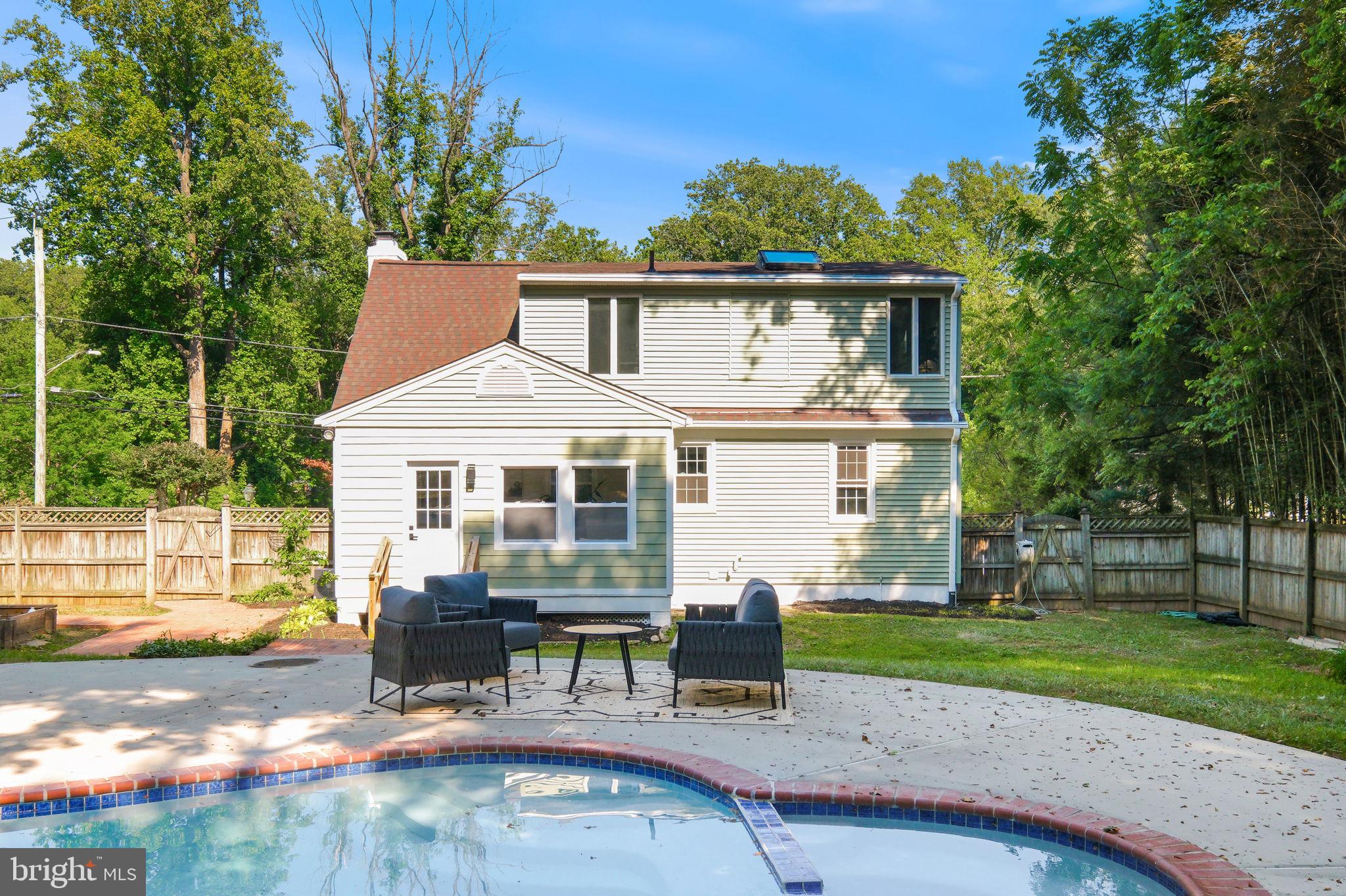 MEADOWOOD - Residential
