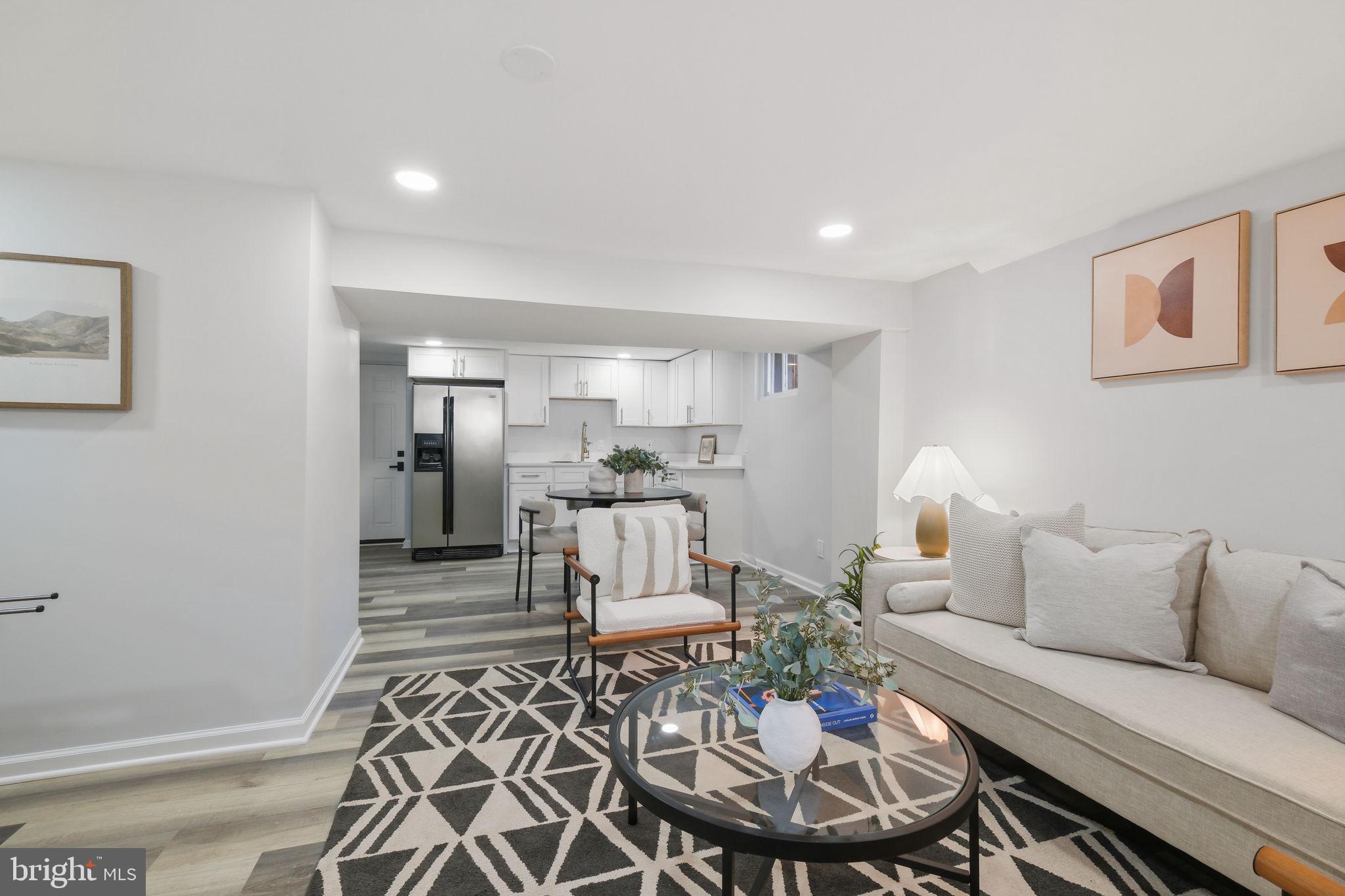 MEADOWOOD - Residential