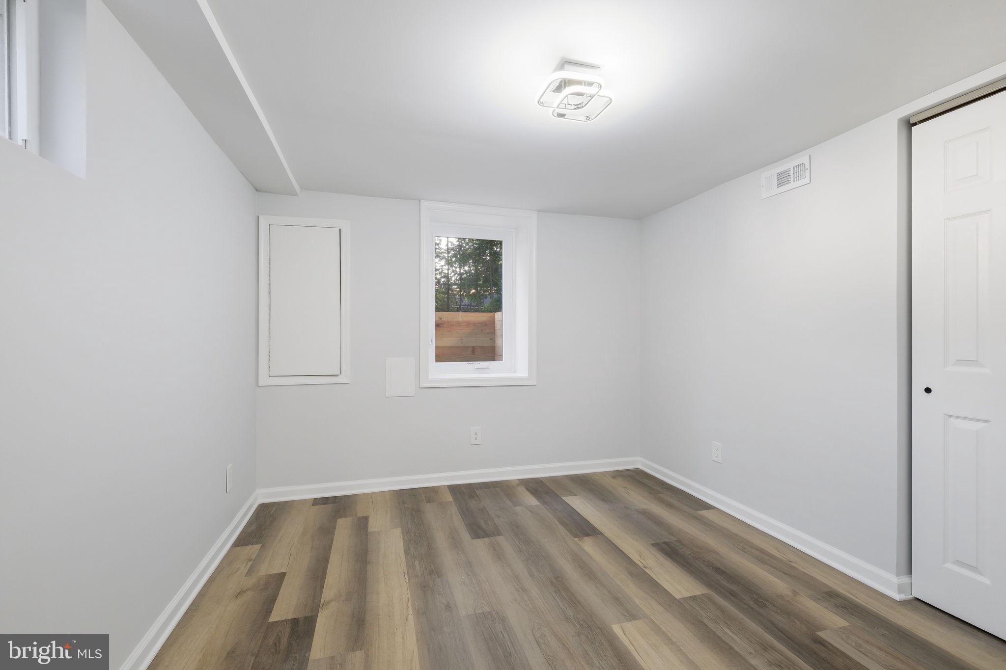 MEADOWOOD - Residential