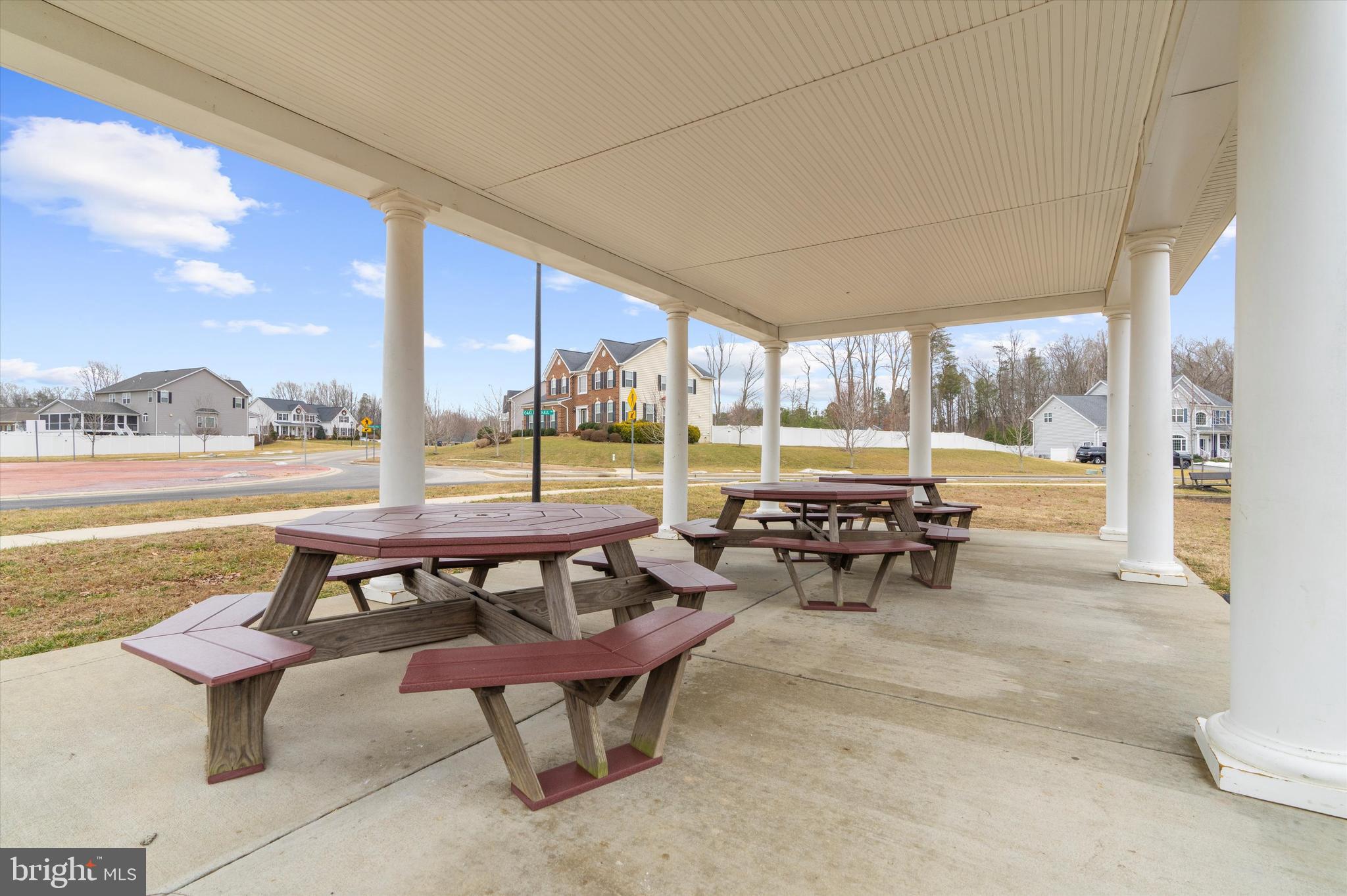 OAKLAND HALL - Residential