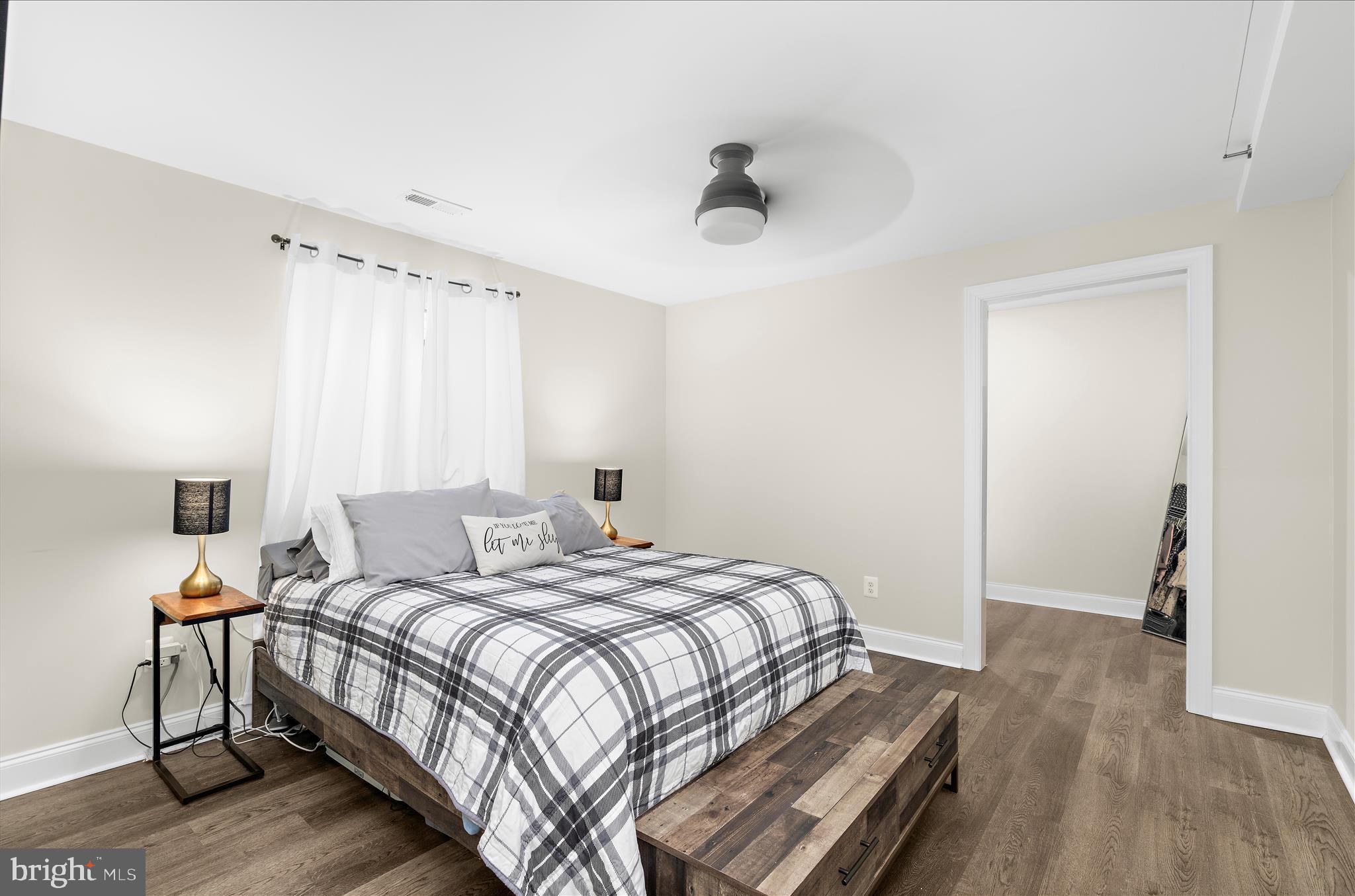 OAKLAND HALL - Residential