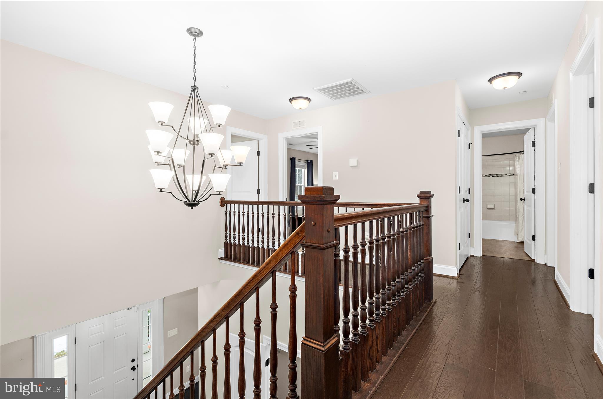 OAKLAND HALL - Residential