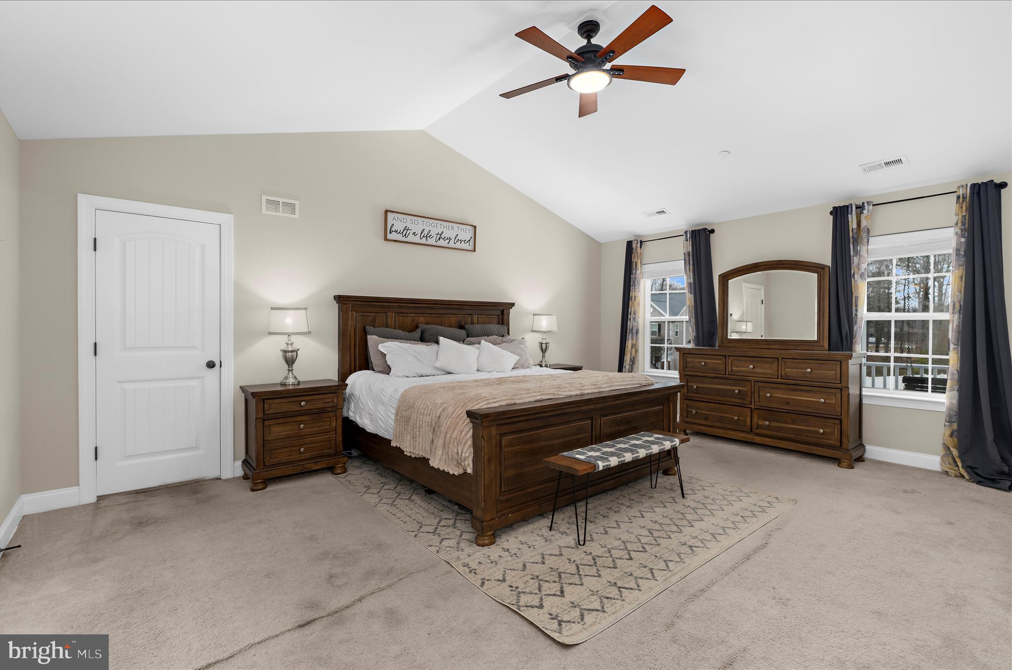 OAKLAND HALL - Residential