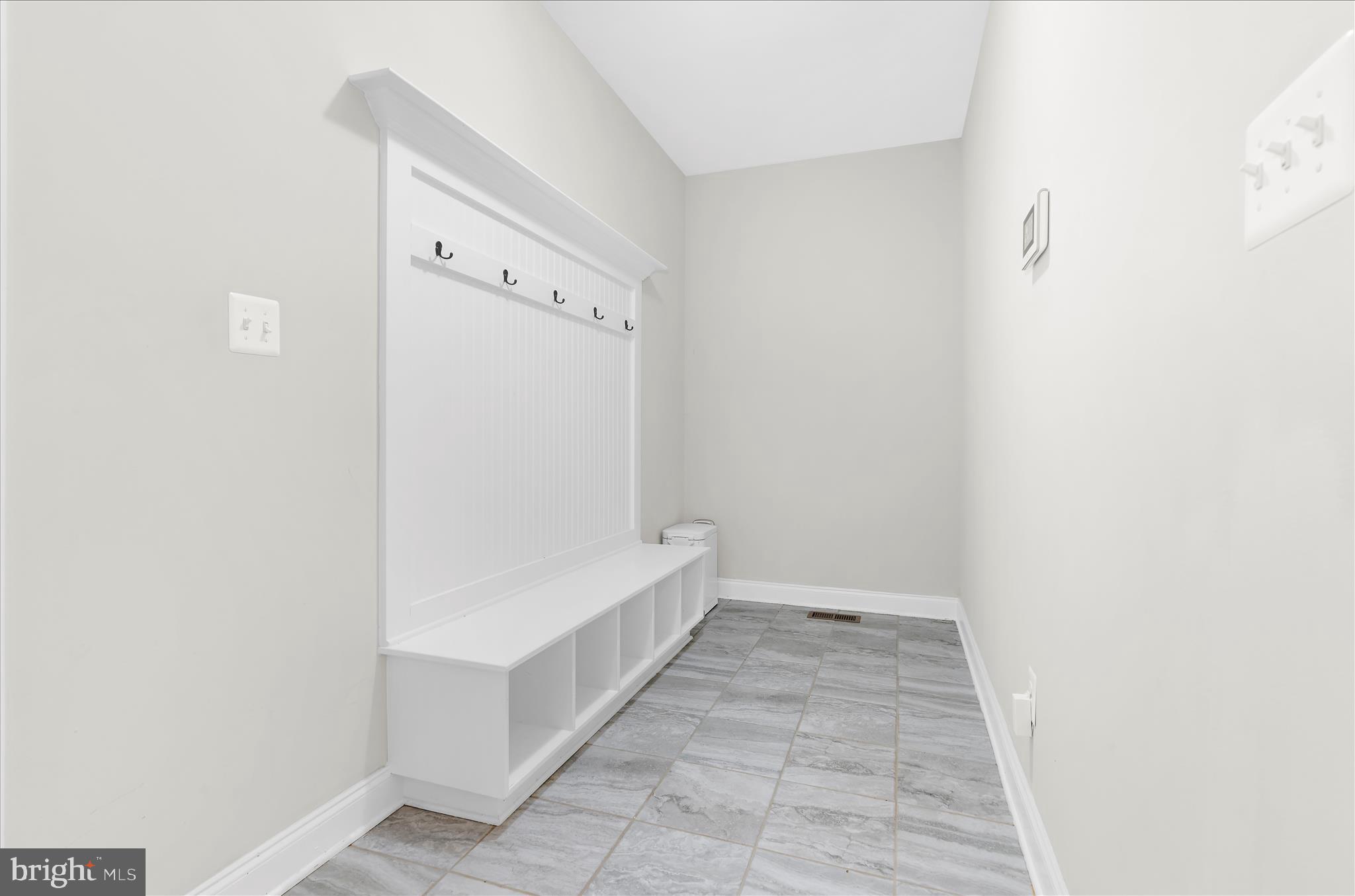 OAKLAND HALL - Residential