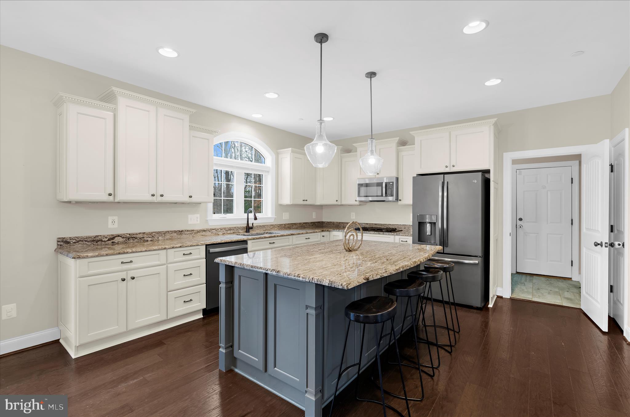 OAKLAND HALL - Residential