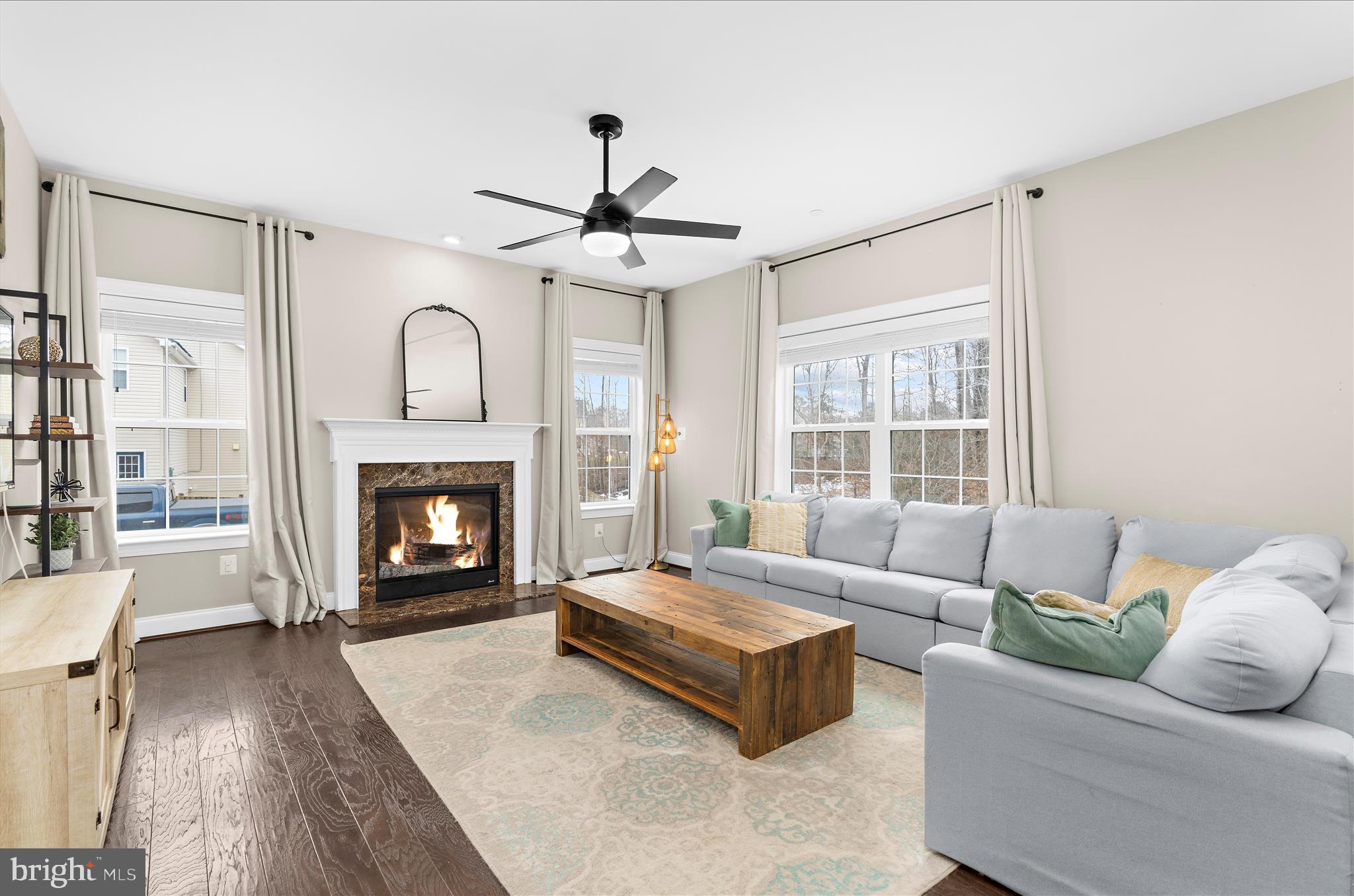 OAKLAND HALL - Residential