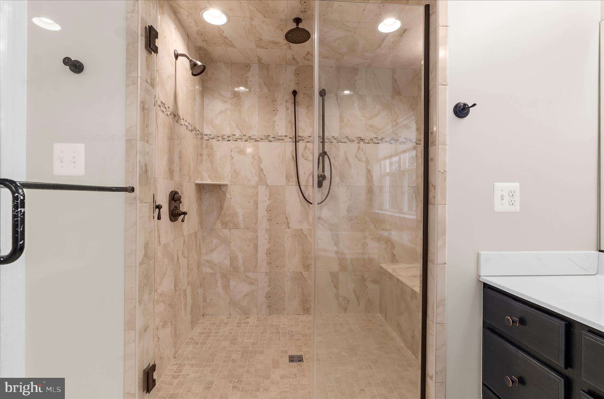 OAKLAND HALL - Residential