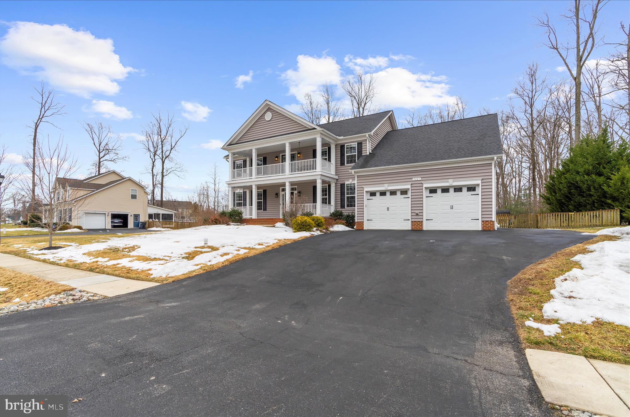 OAKLAND HALL - Residential