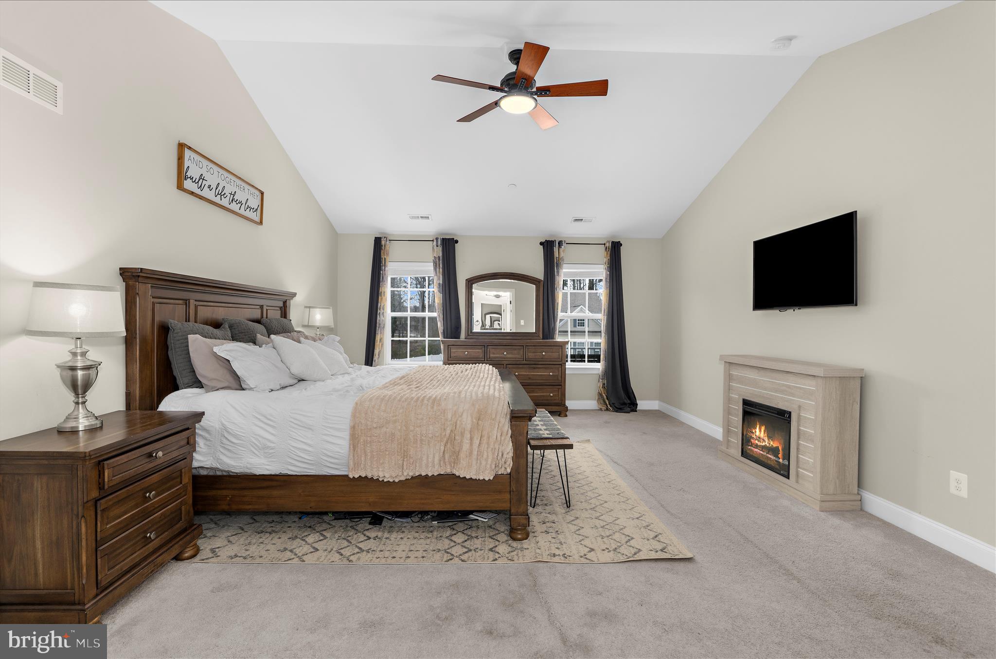 OAKLAND HALL - Residential