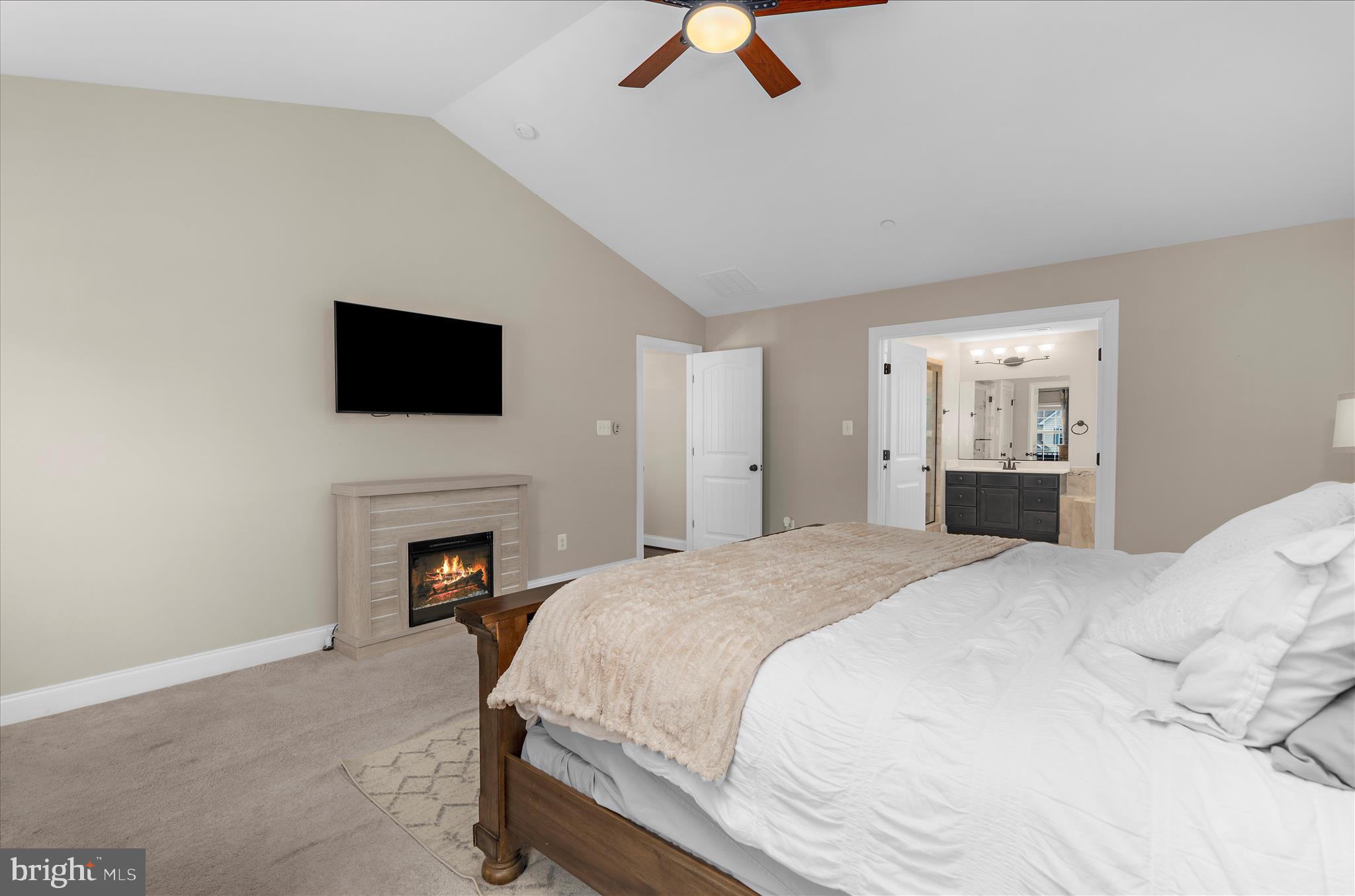 OAKLAND HALL - Residential