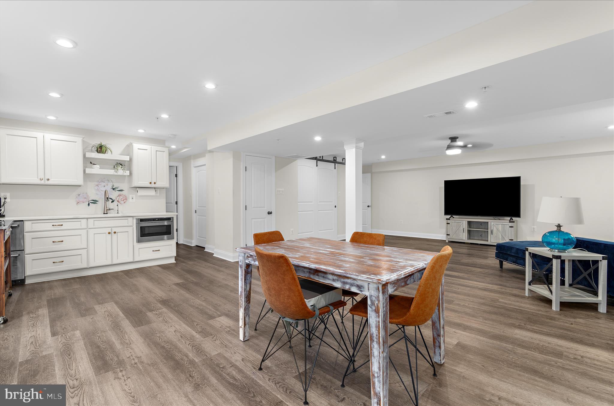 OAKLAND HALL - Residential