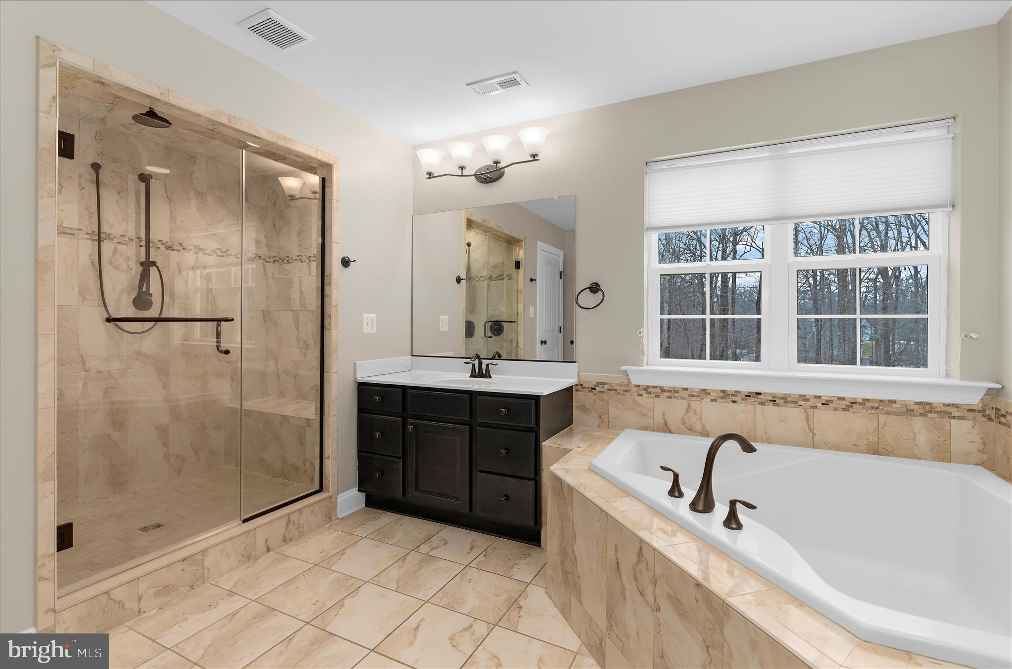 OAKLAND HALL - Residential