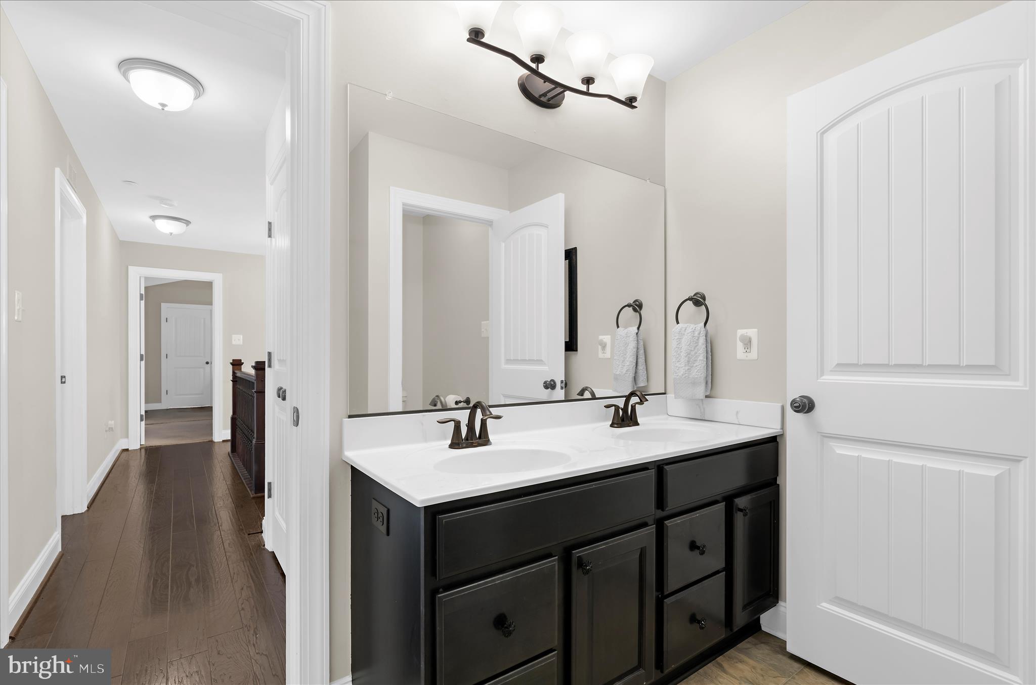 OAKLAND HALL - Residential