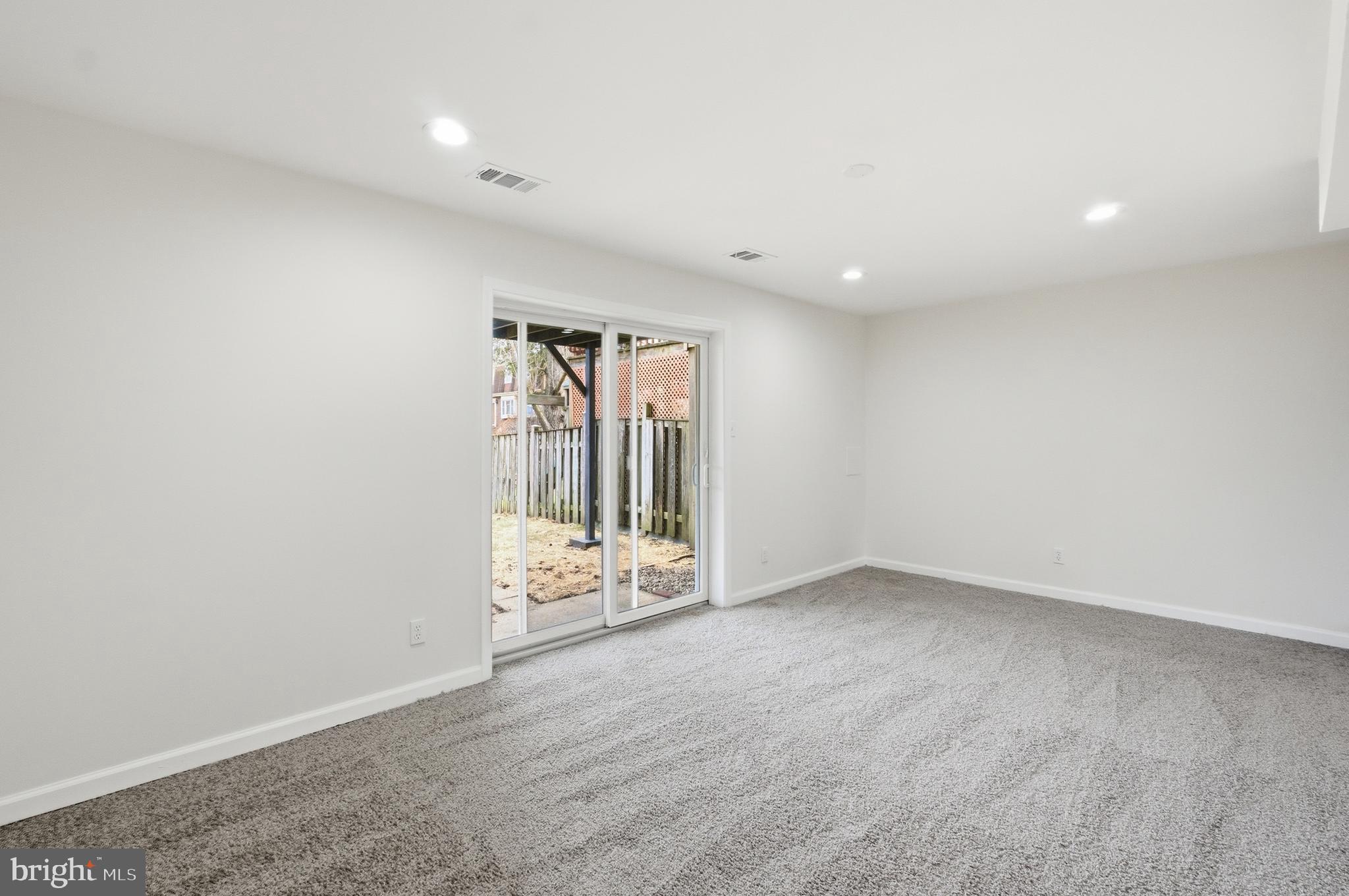 ELIZABETHS LANDING - Residential