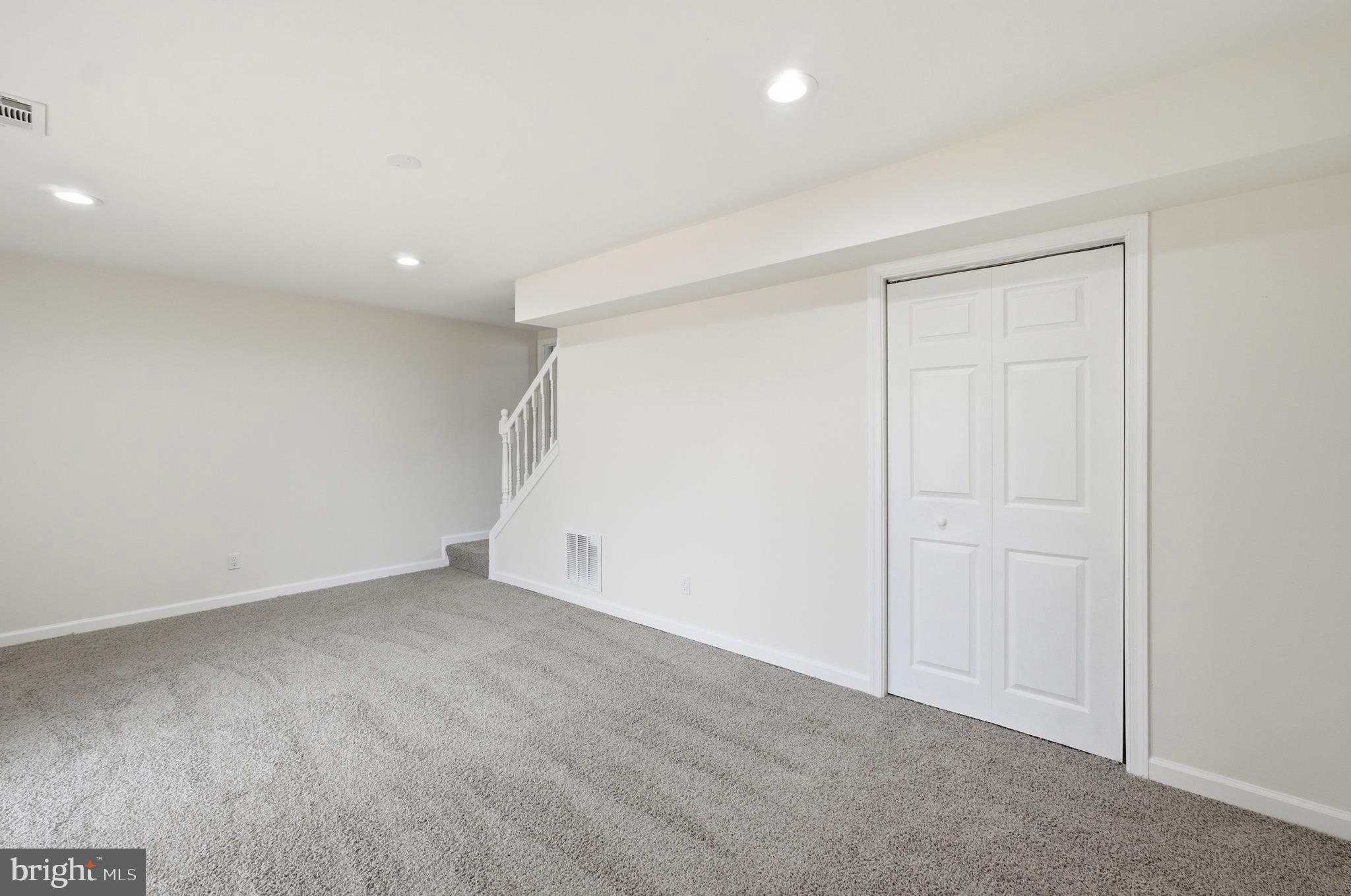 ELIZABETHS LANDING - Residential