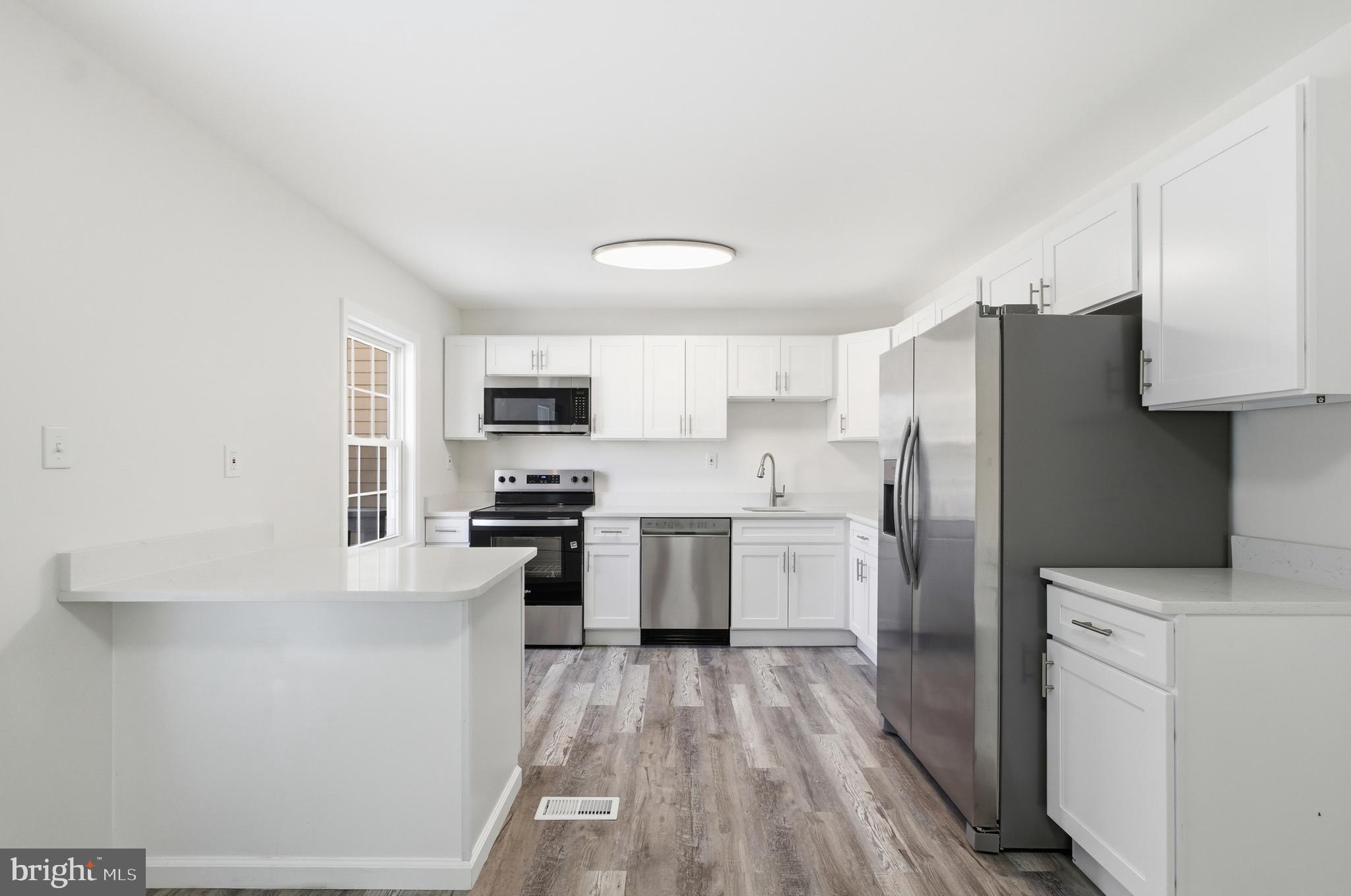 ELIZABETHS LANDING - Residential