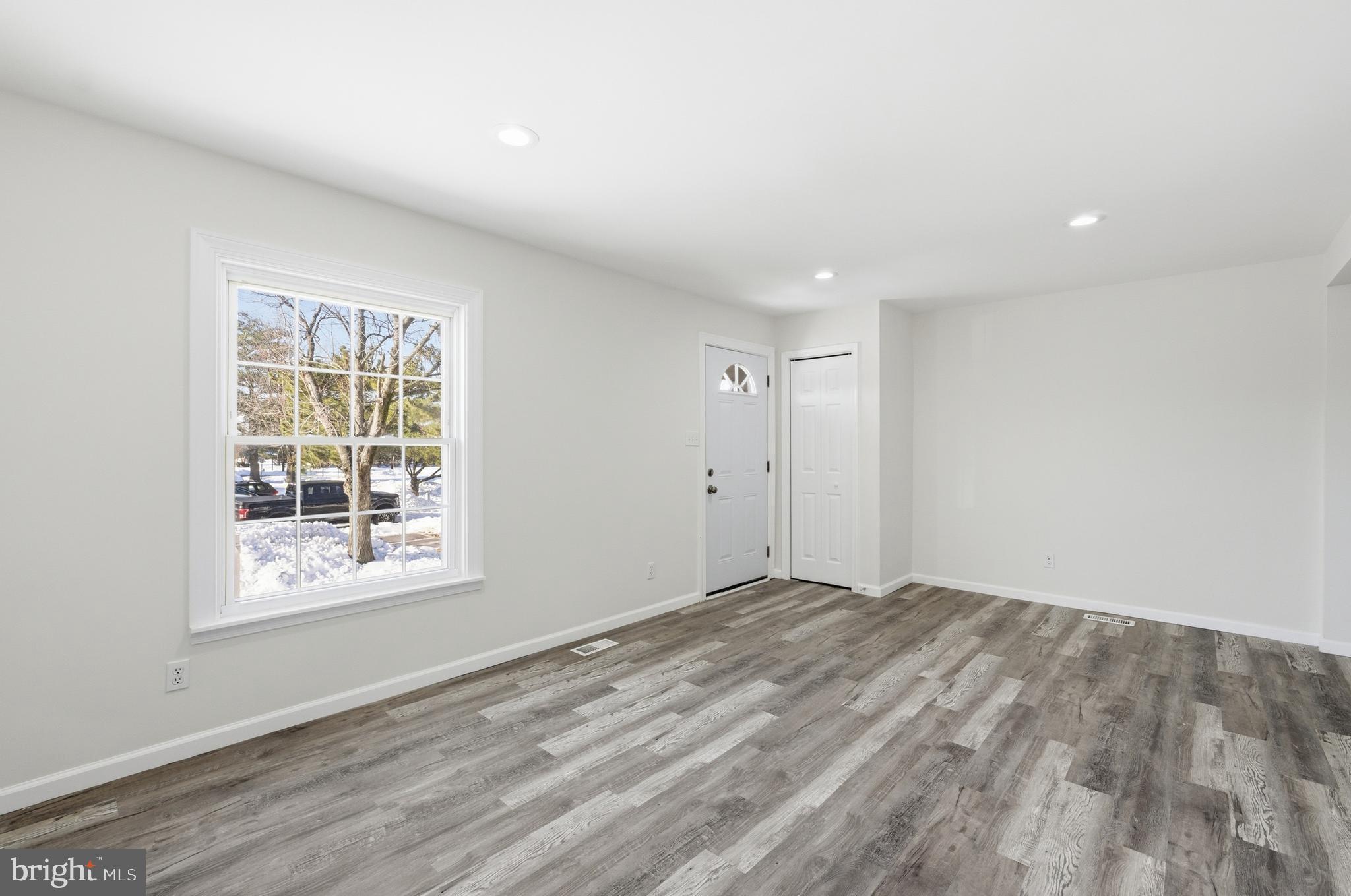 ELIZABETHS LANDING - Residential