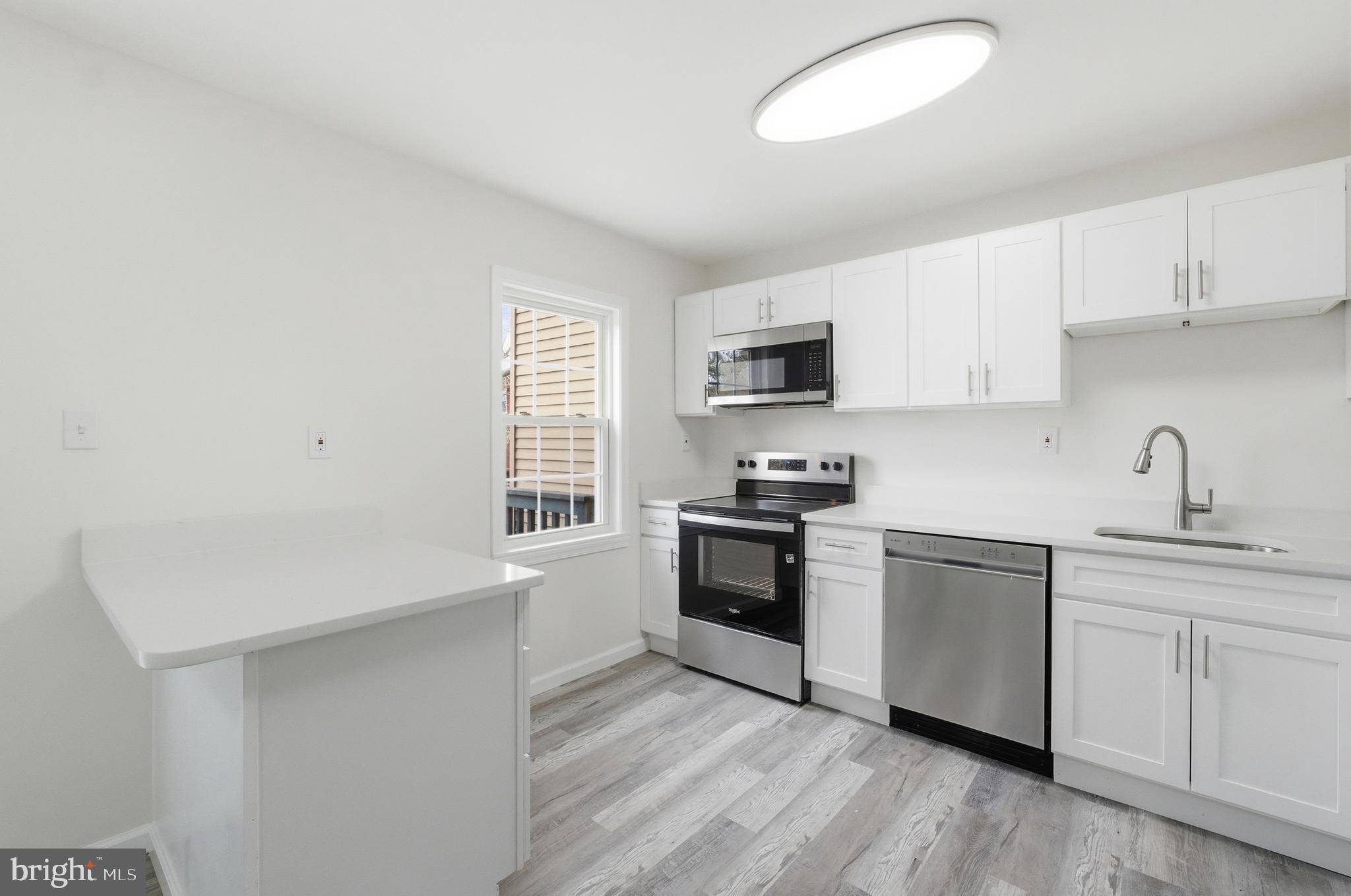 ELIZABETHS LANDING - Residential