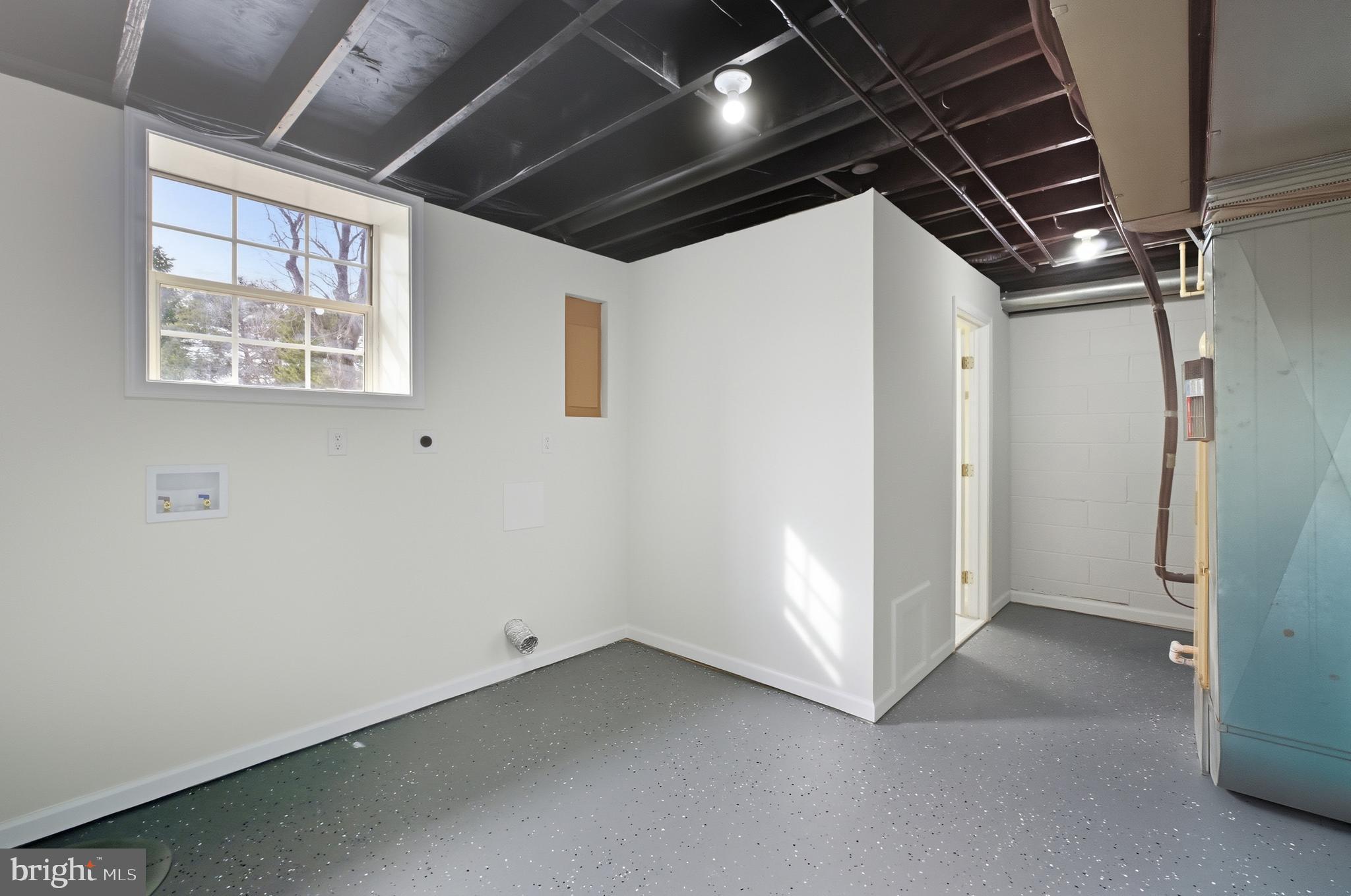 ELIZABETHS LANDING - Residential