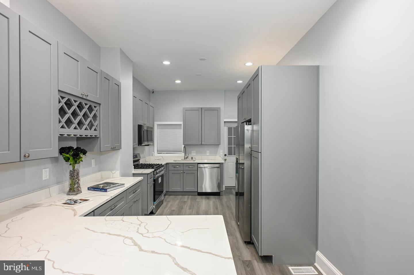 BIDDLE STREET - Residential