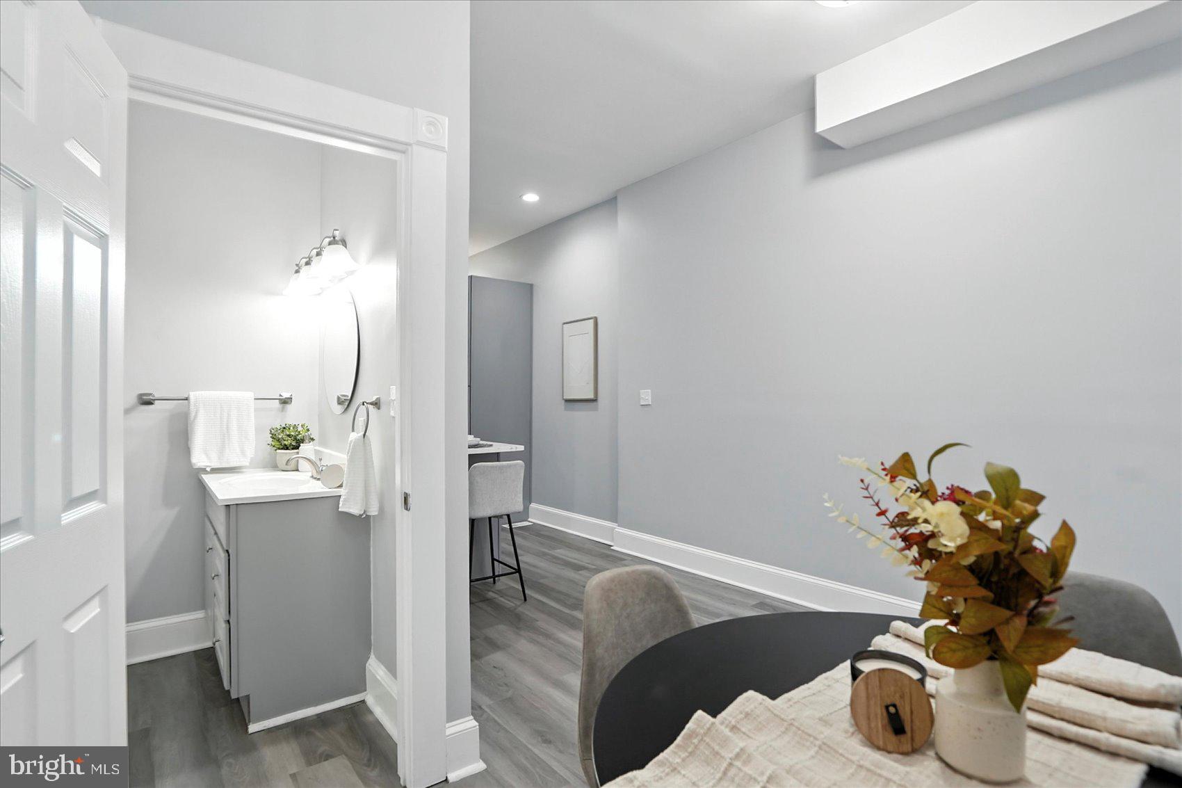 BIDDLE STREET - Residential