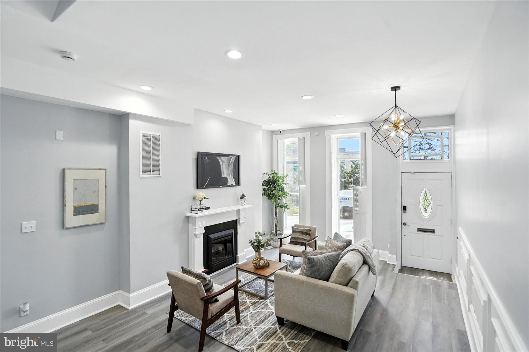 BIDDLE STREET - Residential