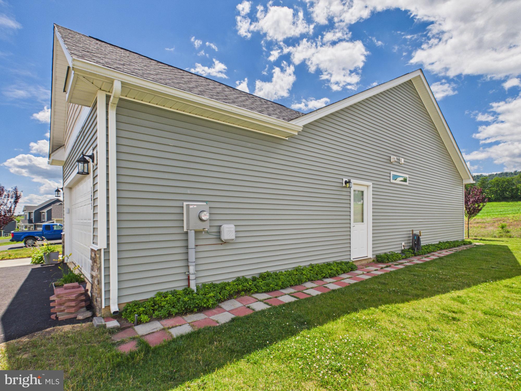 185 TWICKENHAM DRIVE