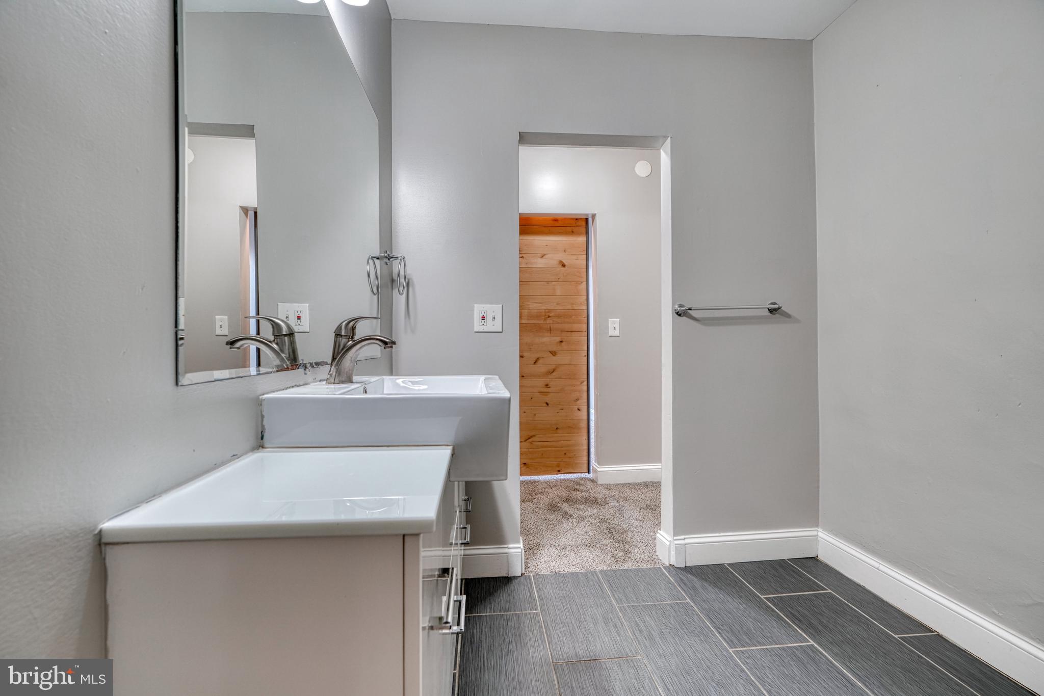 WASHINGTON VILLAGE - Residential