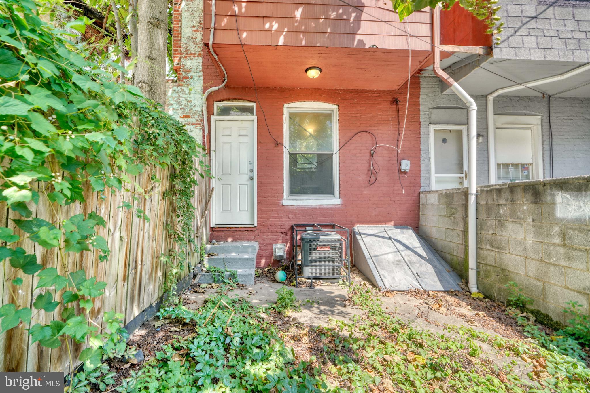 WASHINGTON VILLAGE - Residential