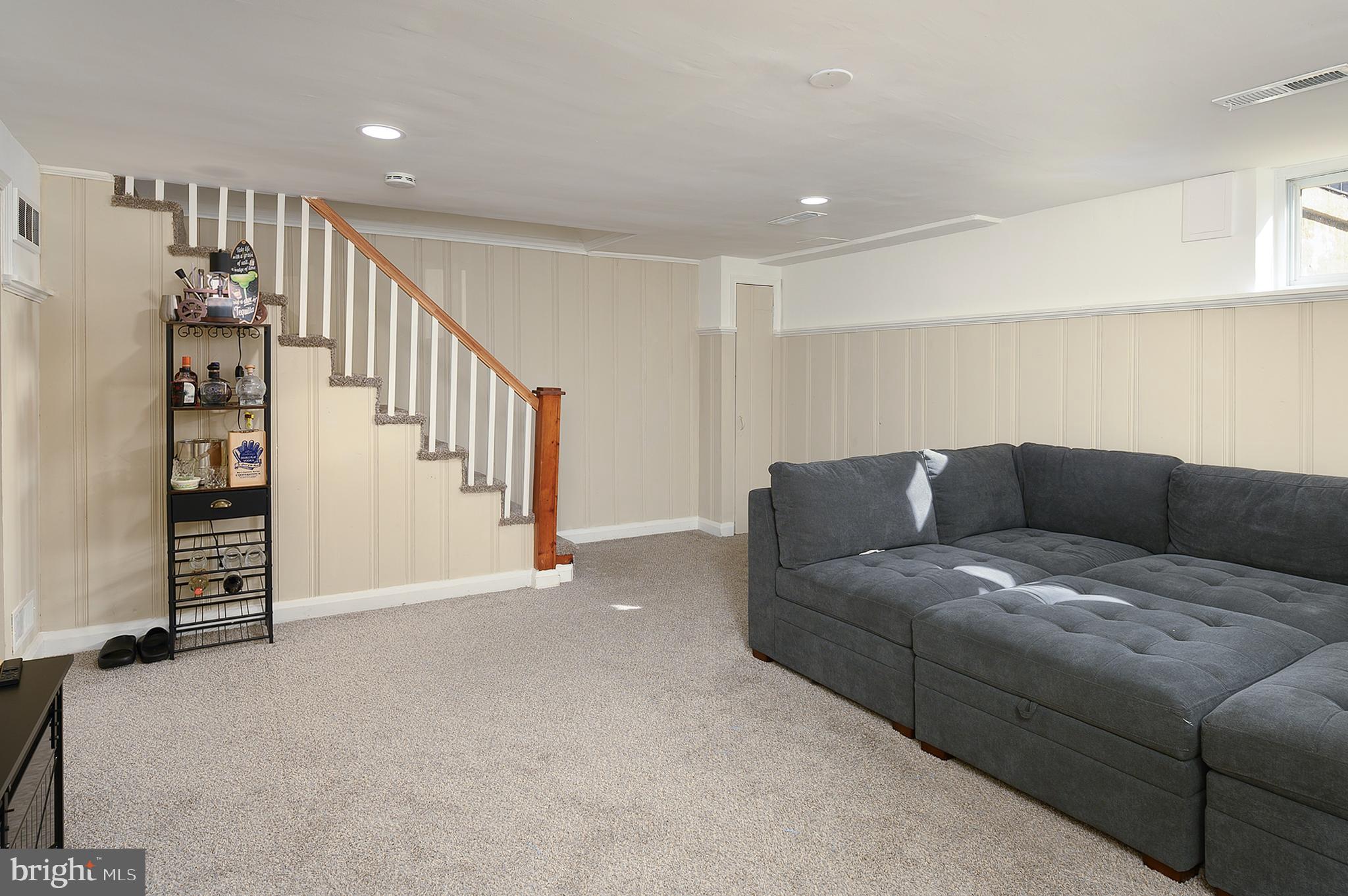 EDMONDSON HEIGHTS - Residential Lease