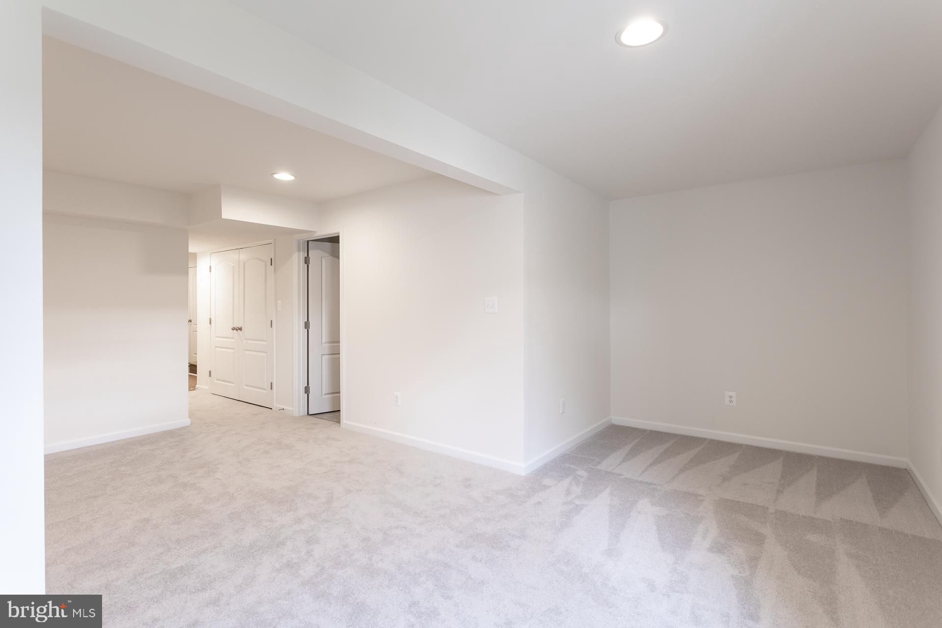 TOWNES AT TATE MANOR - Residential