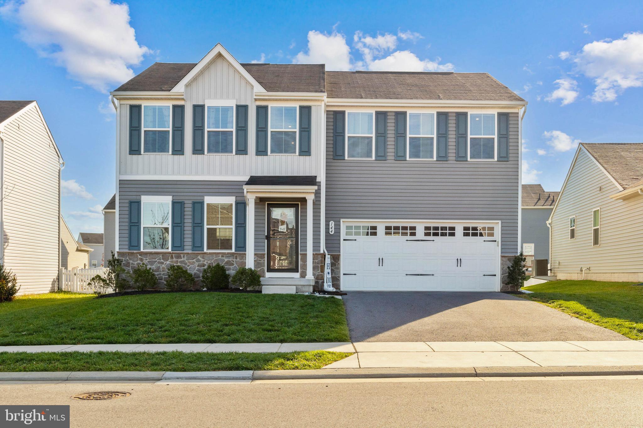 MEADE'S CROSSING - Residential