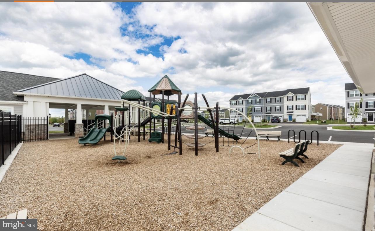 MEADE'S CROSSING - Residential