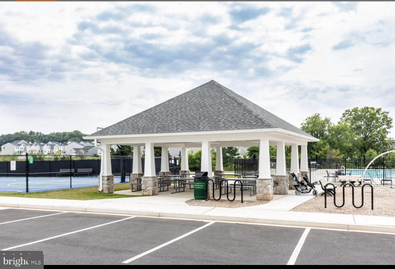 MEADE'S CROSSING - Residential